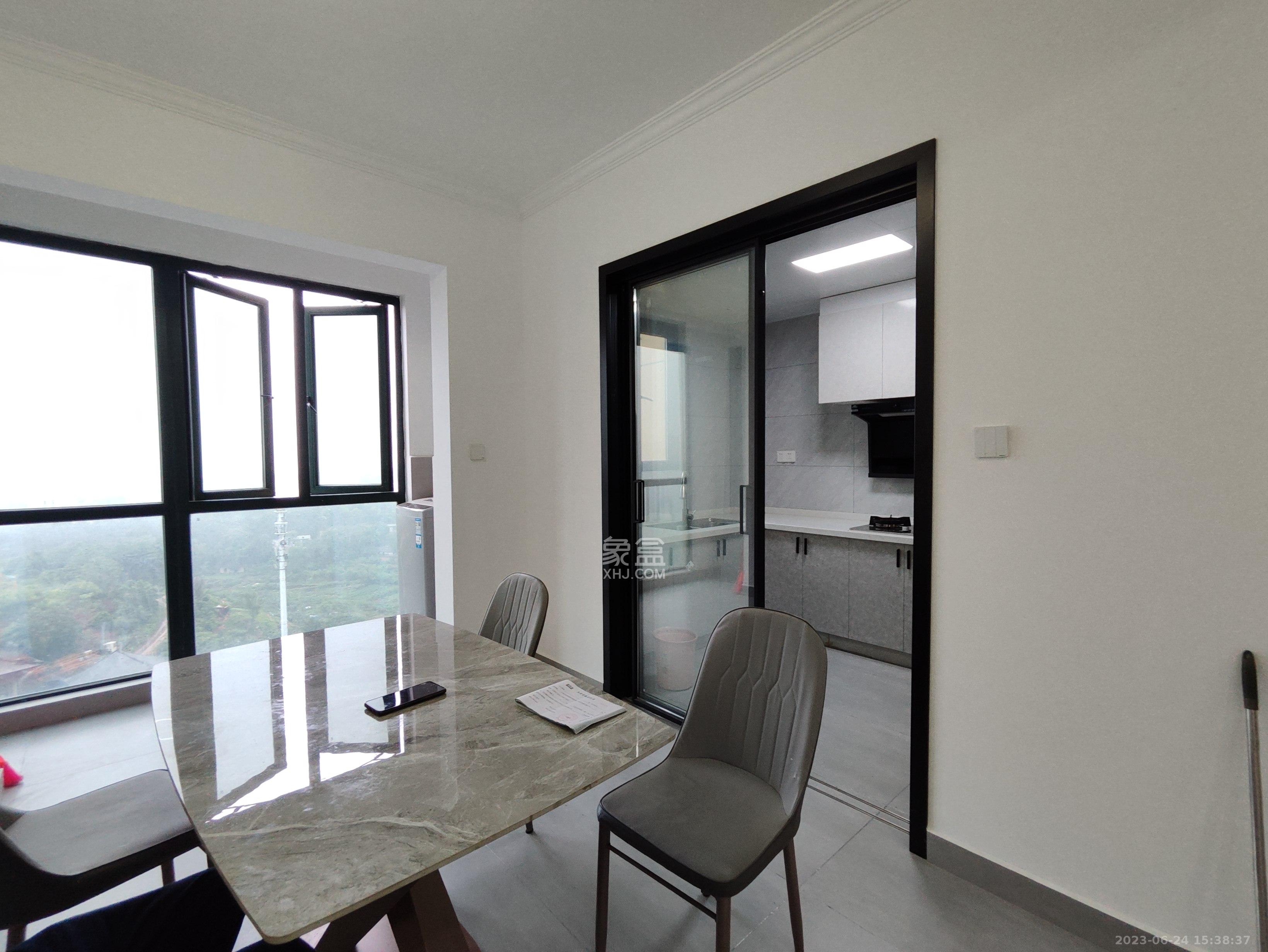 富基世纪公园 3室2厅2卫 2000.00元/月 富基世纪公园 3室2厅2卫 2000.00元/月室内图