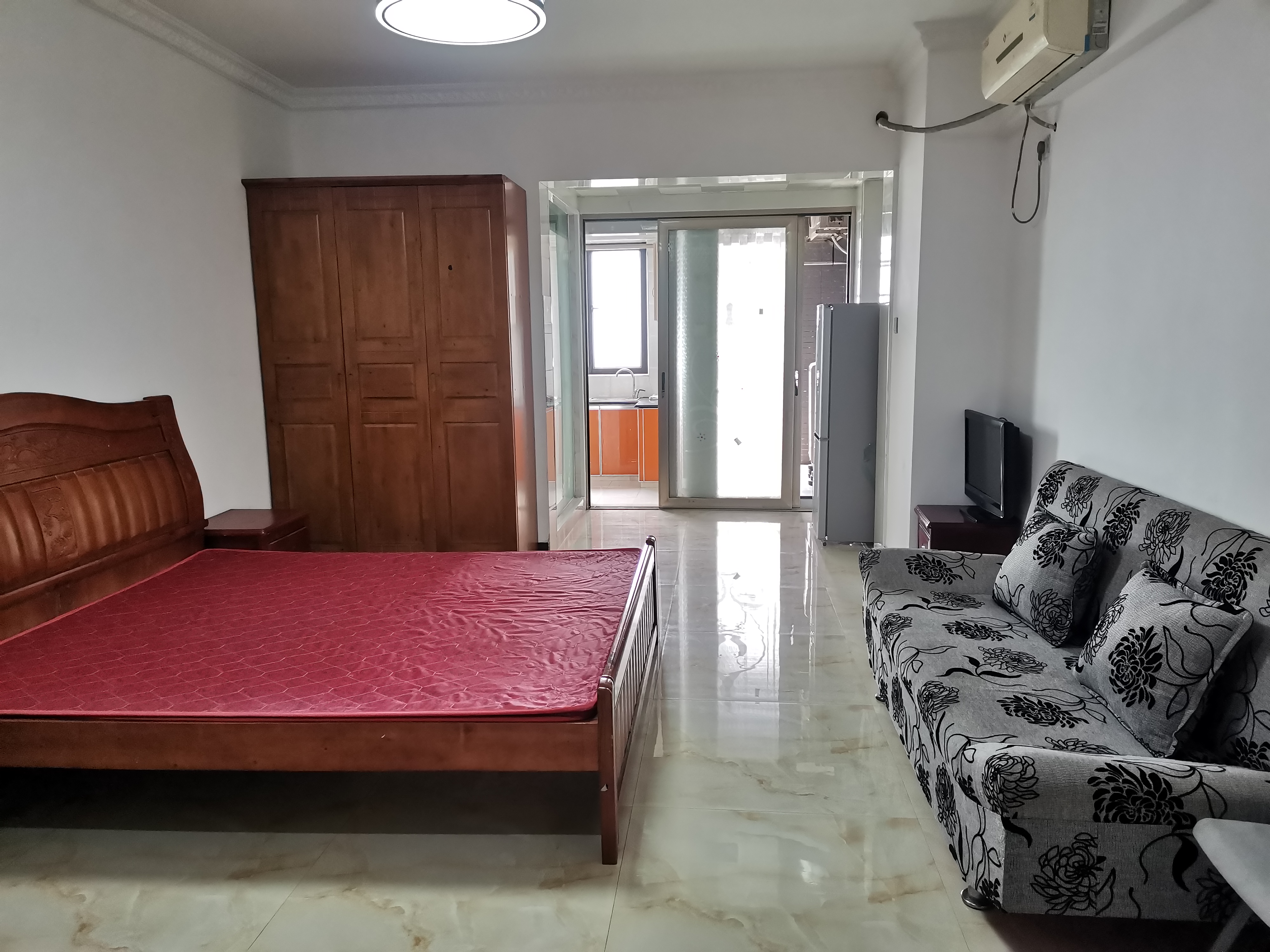 龙泰上品 1室1厅1卫 900.00元/月 龙泰上品 1室1厅1卫 900.00元/月室内图