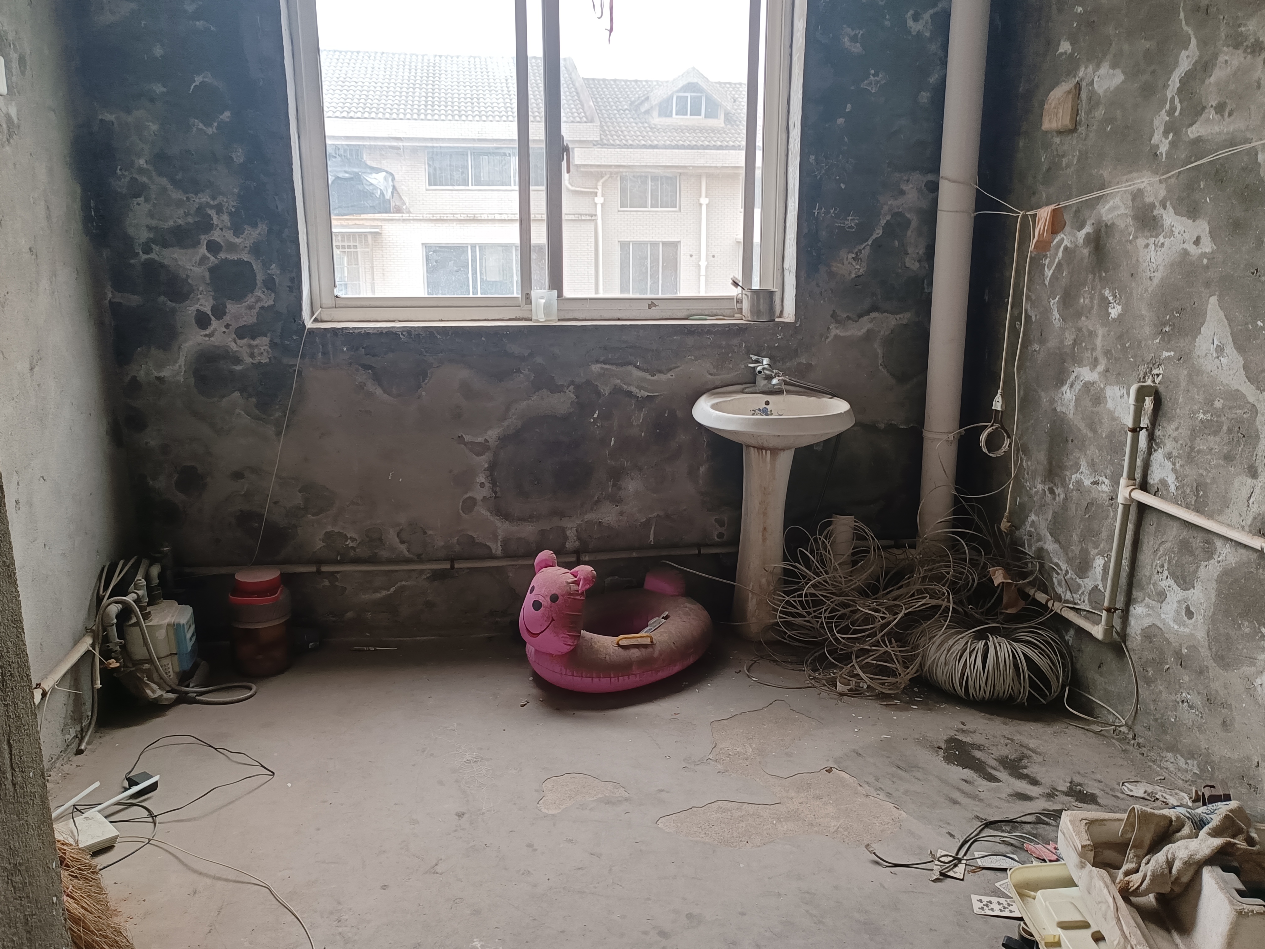 安泰小区 4室2厅2卫 55.0万 安泰小区 4室2厅2卫 55.0万室内图