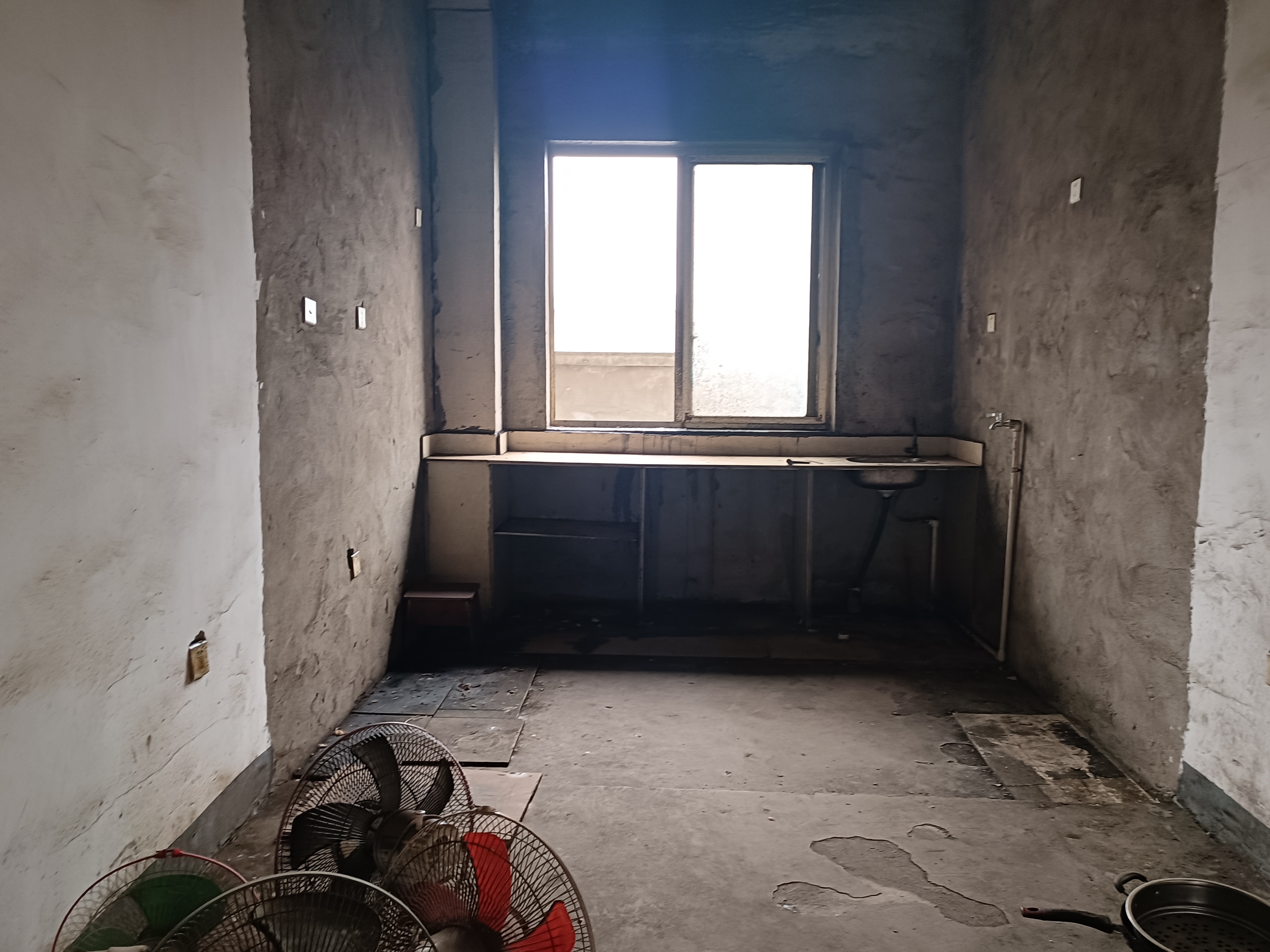 安泰小区 4室2厅2卫 55.0万 安泰小区 4室2厅2卫 55.0万室内图