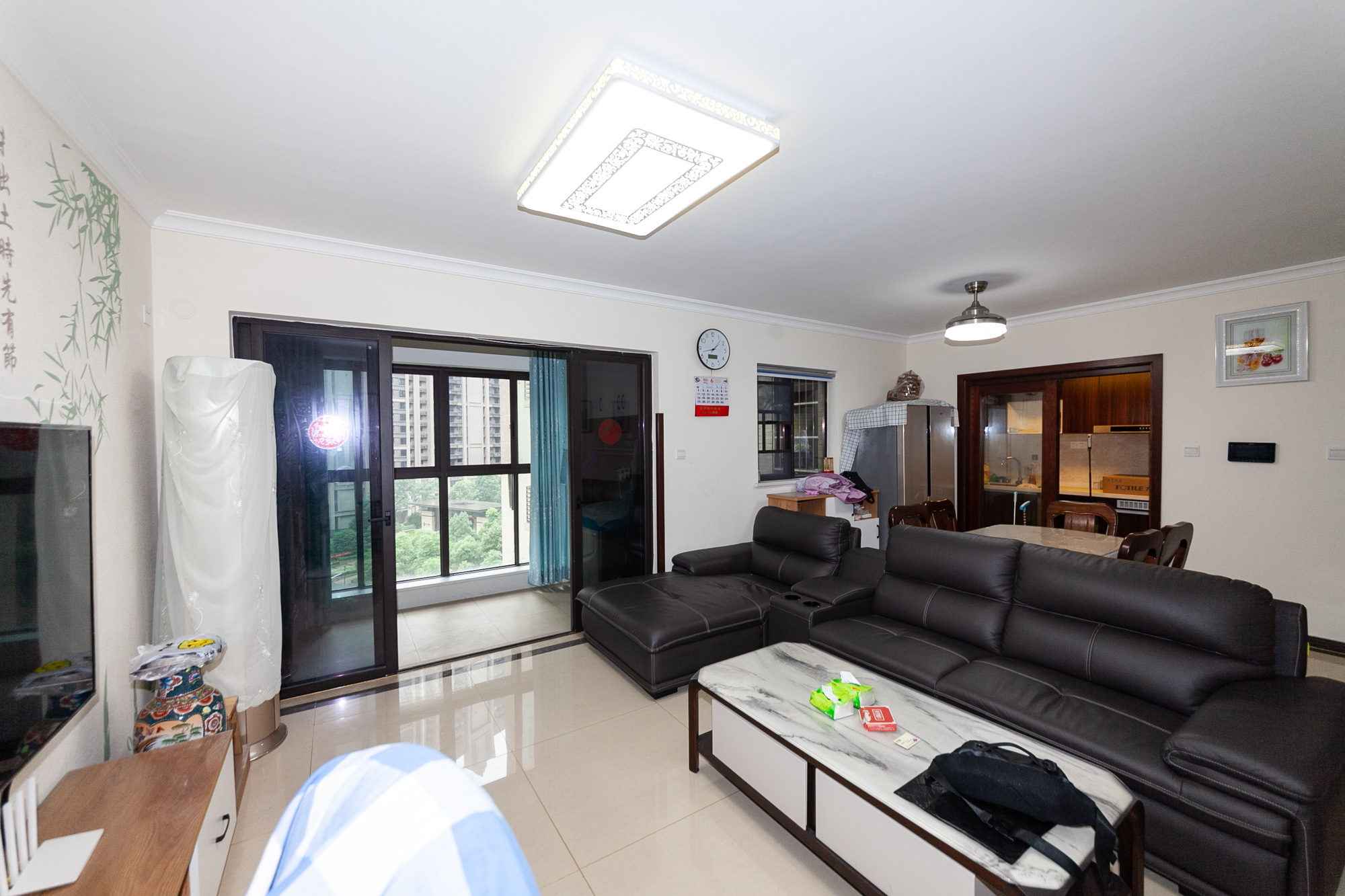 时代倾城二期 4室2厅2卫 132.0万 时代倾城二期 4室2厅2卫 132.0万客厅