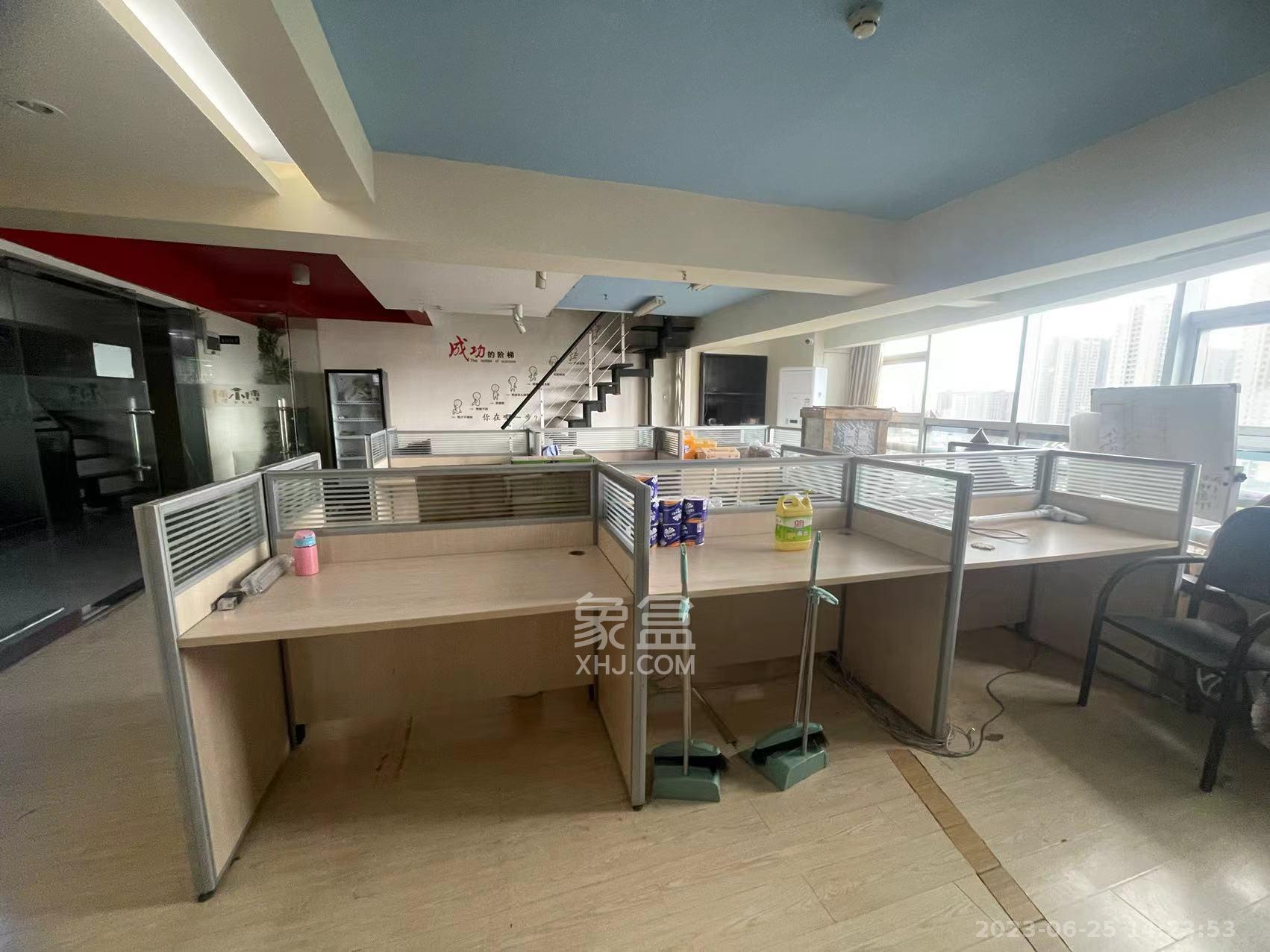 城市快线（新建大厦）  3室2厅2卫   5800.00元/月室内图