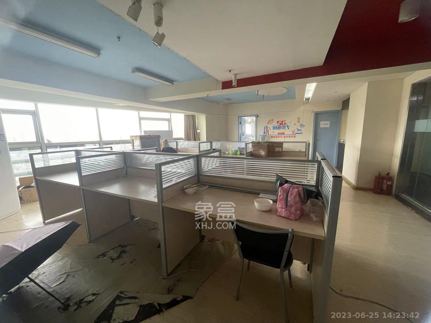 城市快线（新建大厦）  3室2厅2卫   5800.00元/月室内图