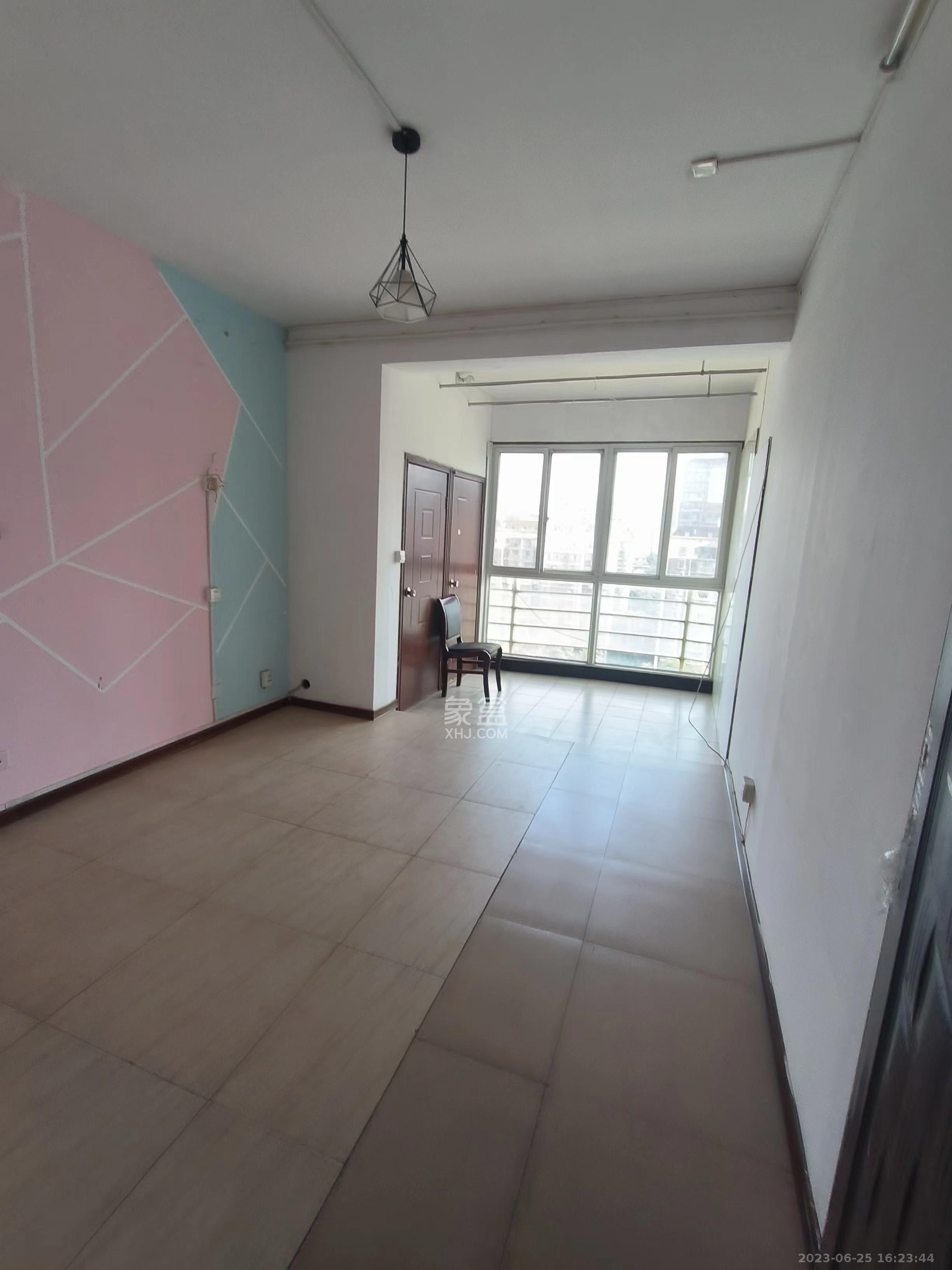 湘林家园（湘林小区电梯房）  4室2厅2卫    3000.0元/月室内图