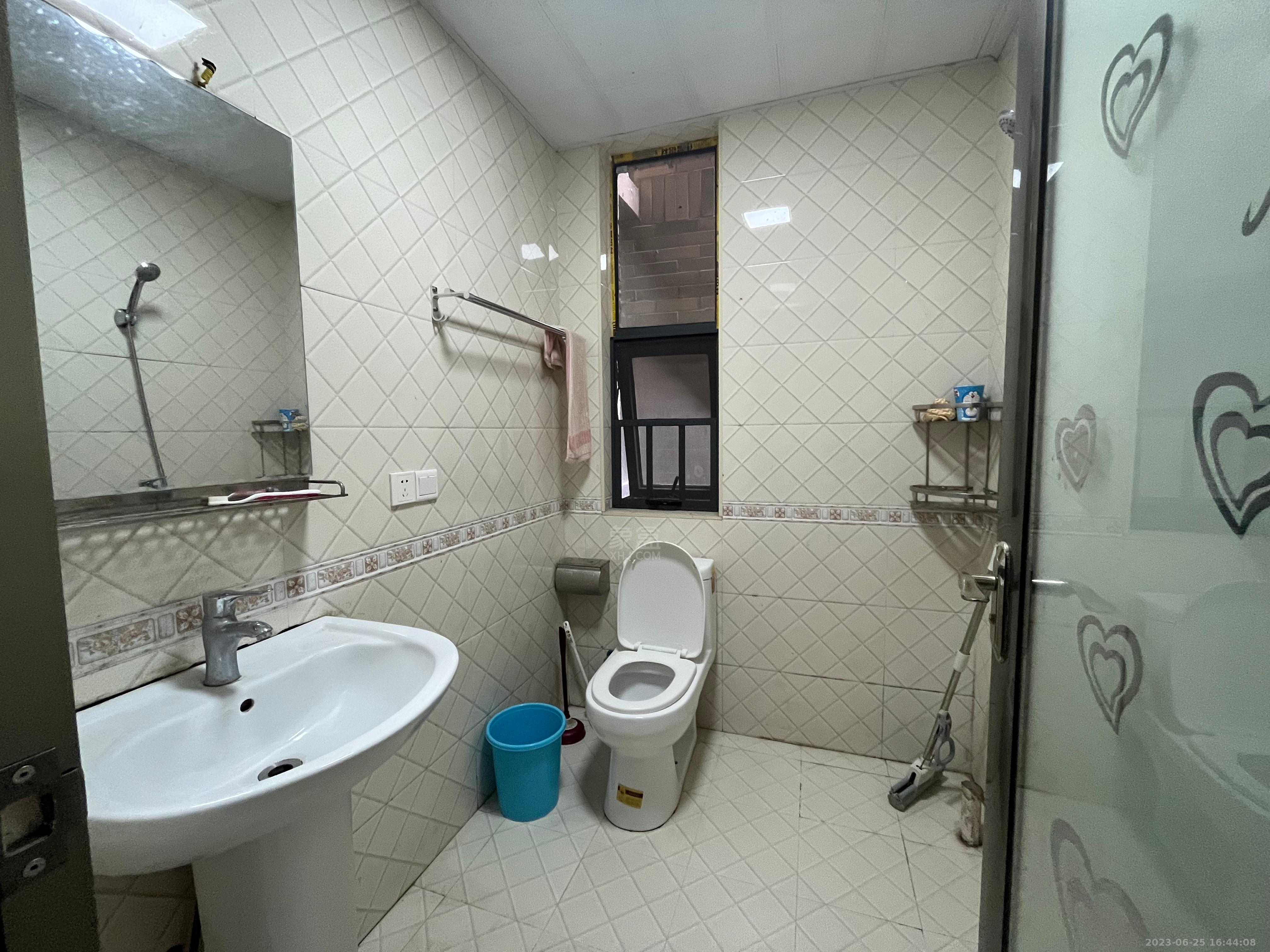 尚格名城万家理想 3室2厅2卫 2100.00元/月 尚格名城万家理想 3室2厅2卫 2100.00元/月室内图