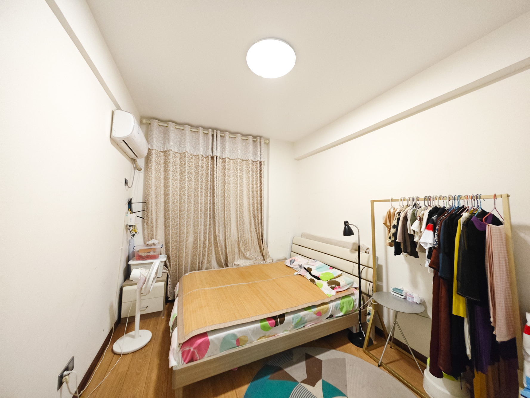 环达路桥  3室2厅2卫   120.00万卧室