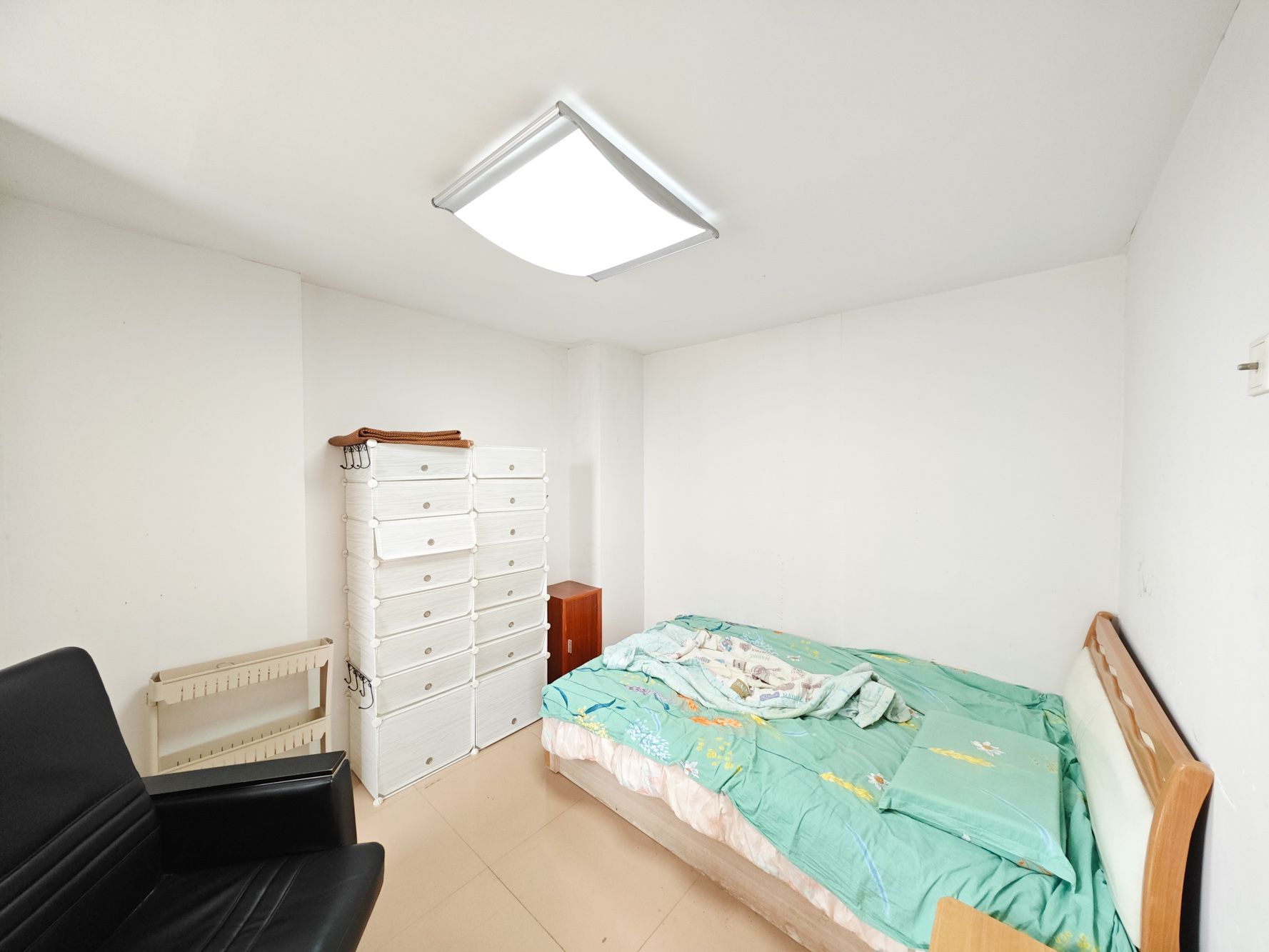 满庭芳小区  1室1厅1卫    42.0万 满庭芳小区  1室1厅1卫    42.0万卧室