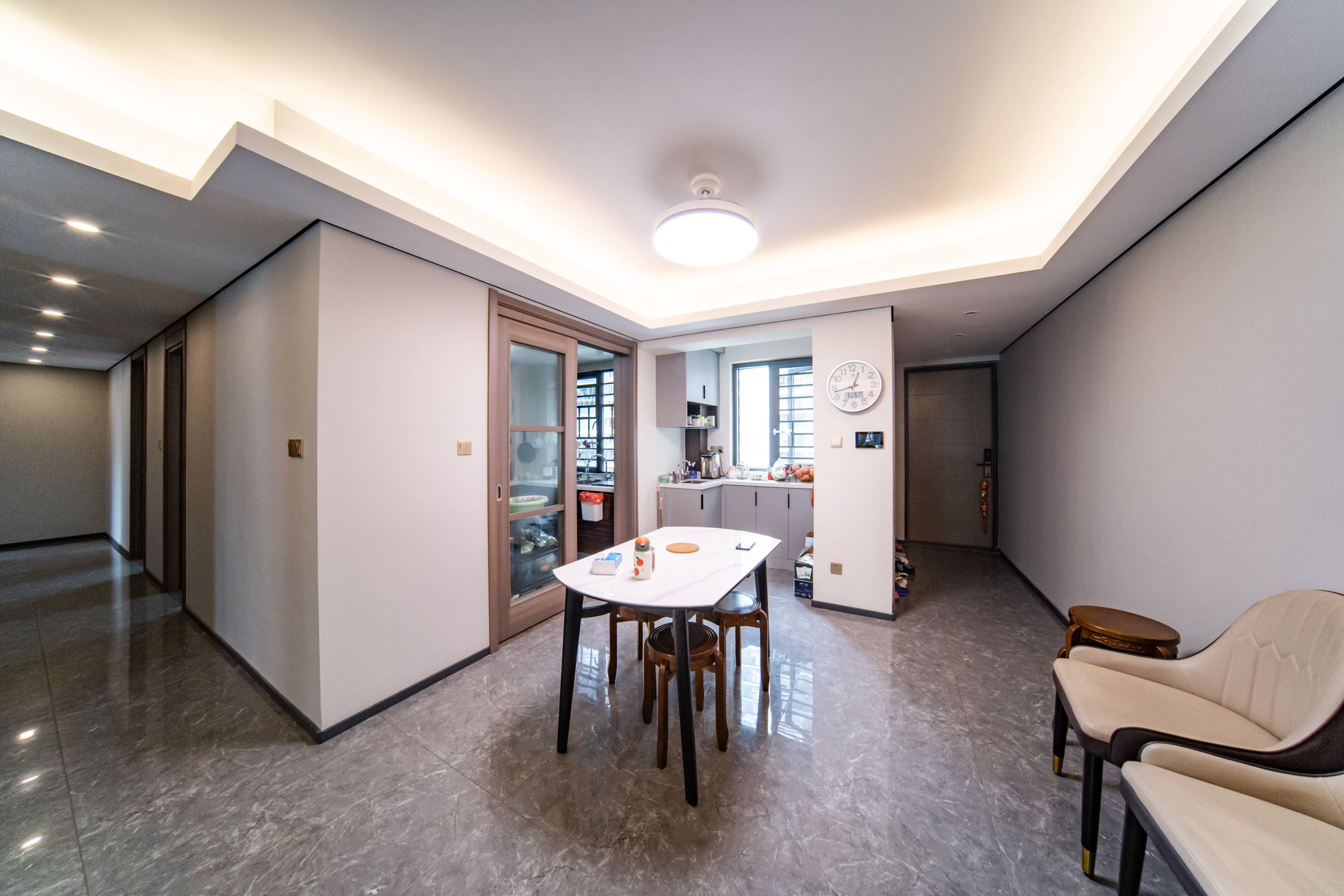 中海阅麓山一期  4室2厅2卫    280.0万客厅