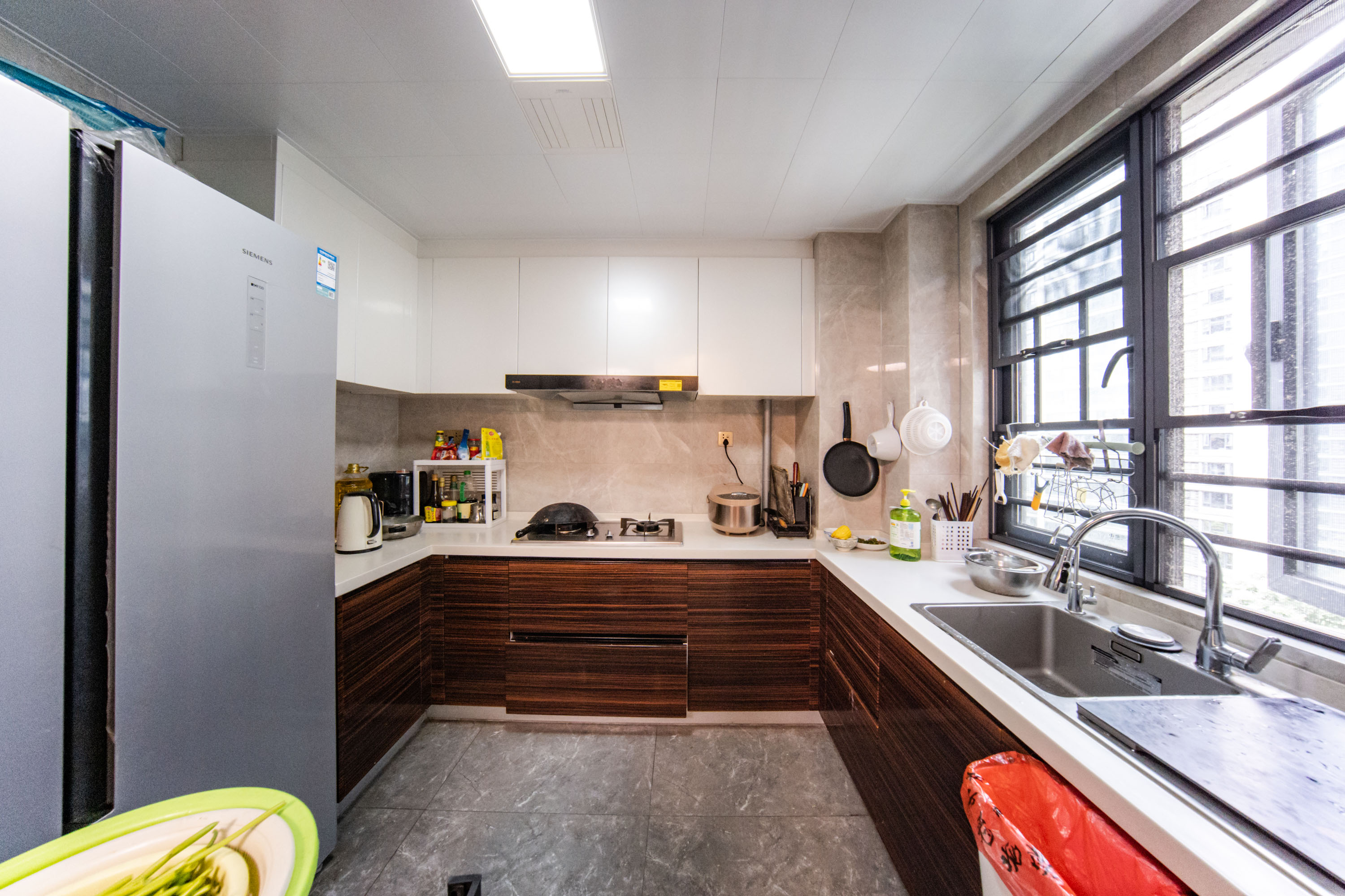 中海阅麓山一期  4室2厅2卫    280.0万厨房