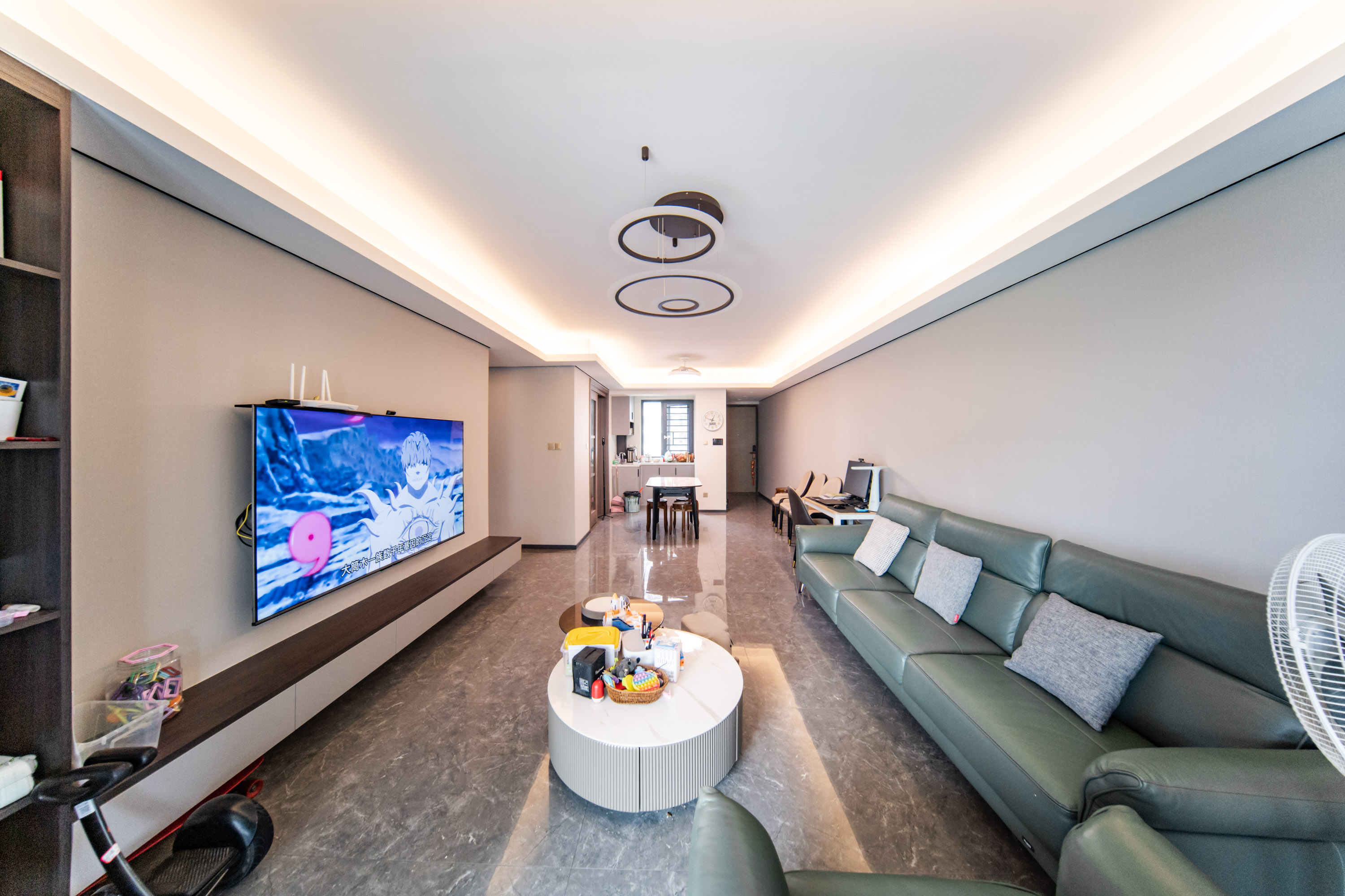 中海阅麓山一期  4室2厅2卫    280.0万客厅