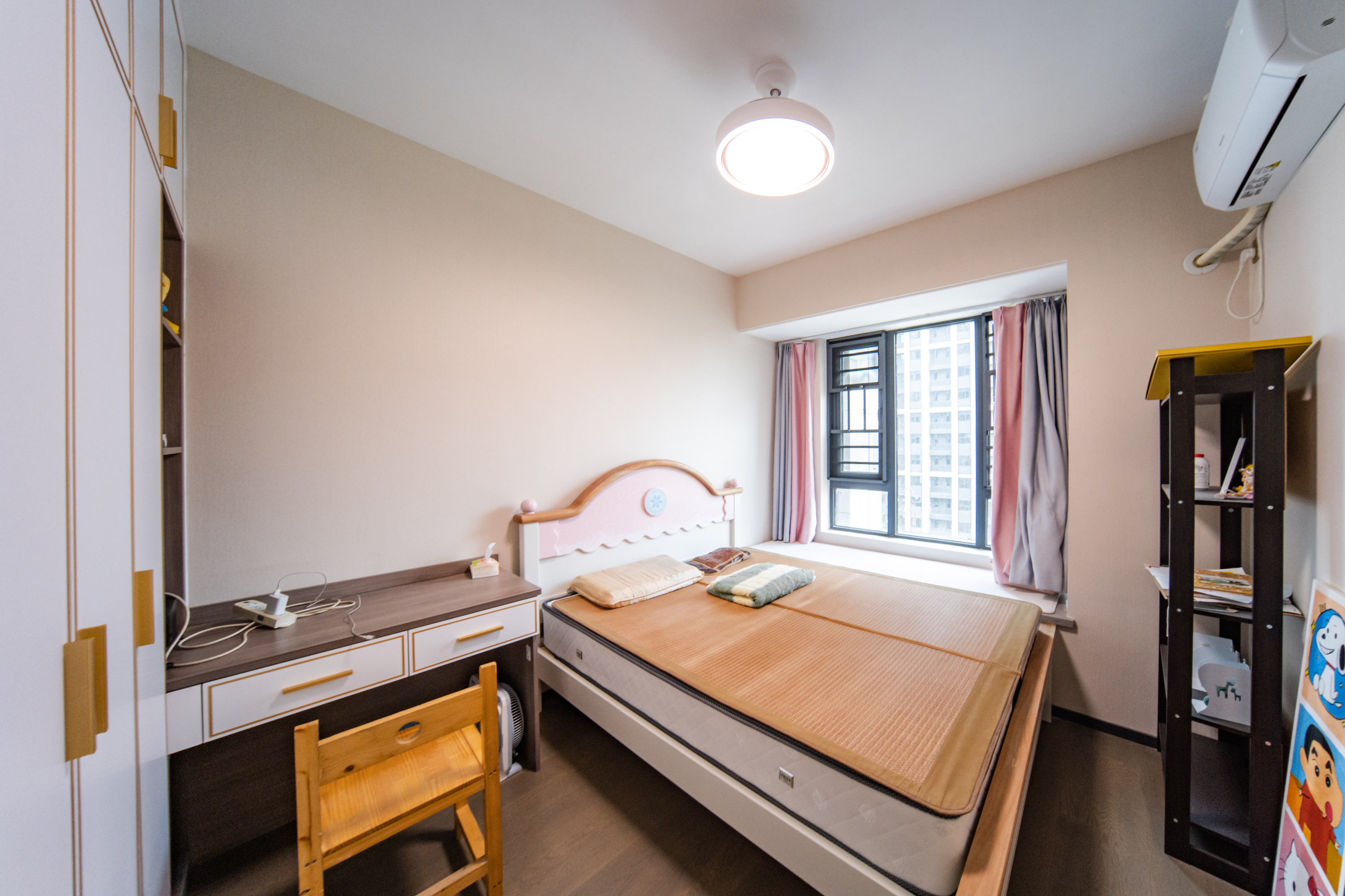 中海阅麓山一期  4室2厅2卫    280.0万卧室