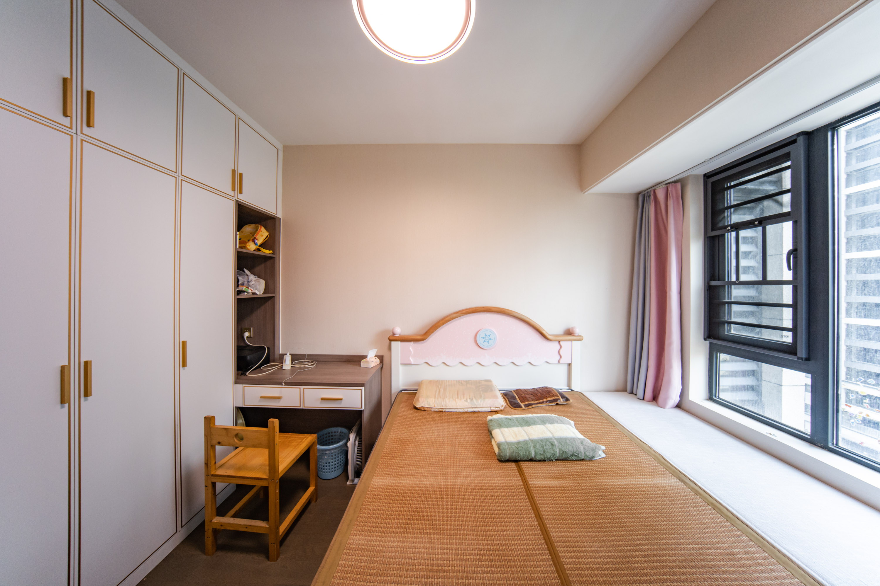 中海阅麓山一期  4室2厅2卫    280.0万卧室