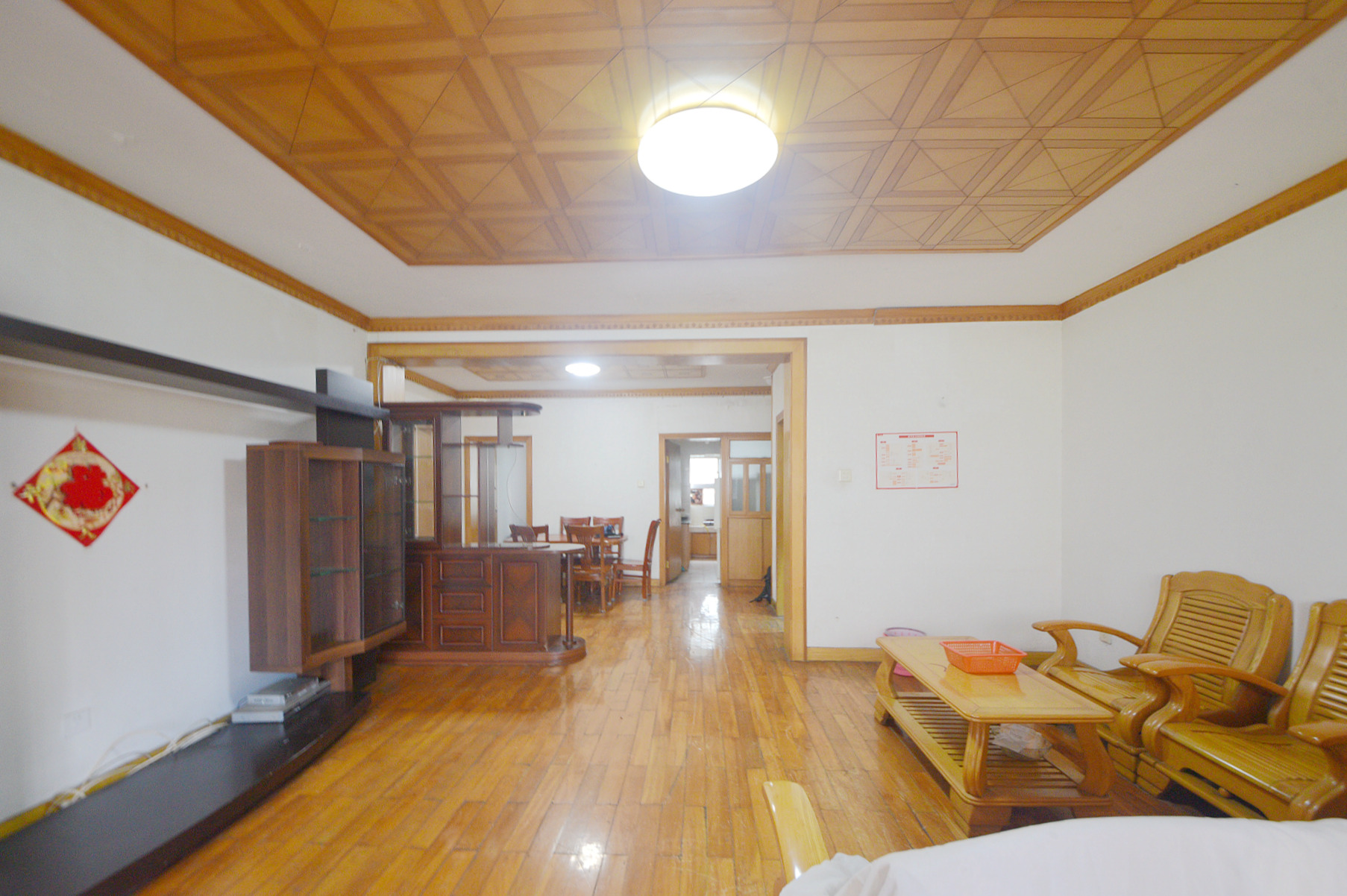 东塘电力院  3室2厅1卫   150.00万客厅