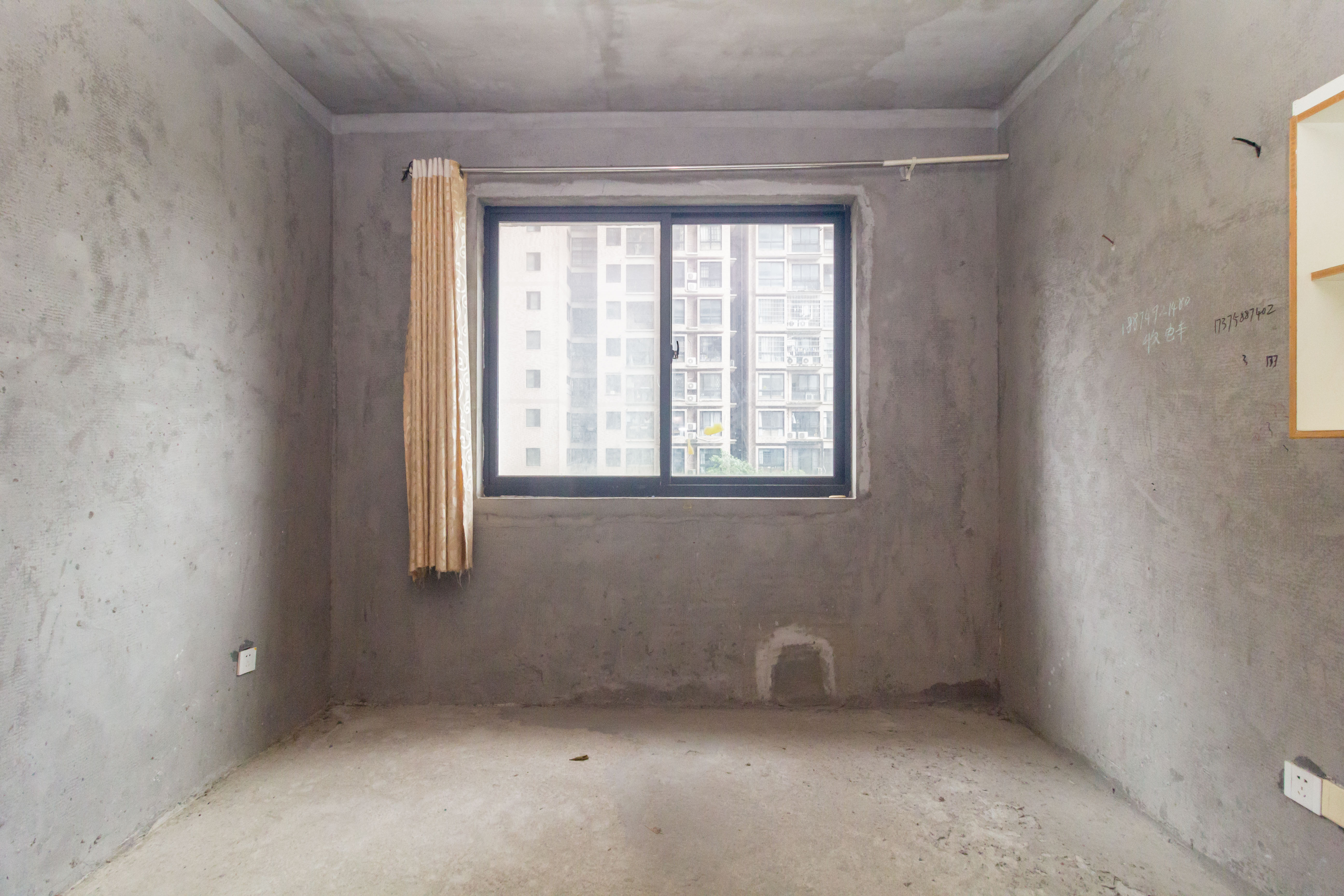 康桥长郡  3室2厅1卫    58.0万卧室