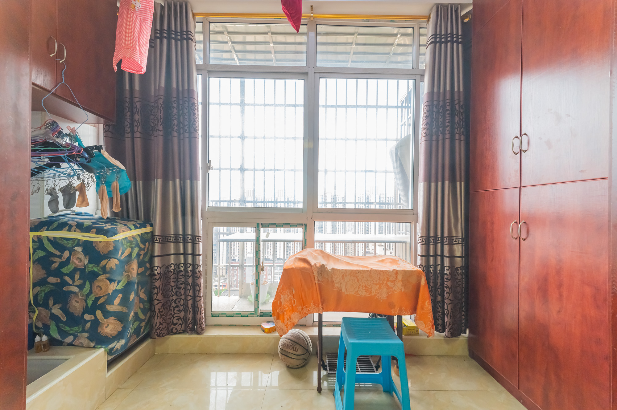 泊林晶城 2室2厅1卫 46.80万 泊林晶城 2室2厅1卫 46.80万阳台