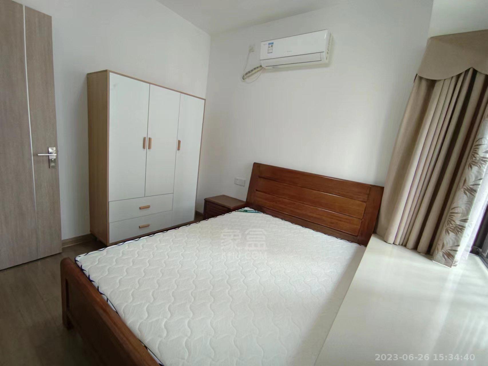 蓝溪谷  3室2厅2卫   1900.00元/月室内图