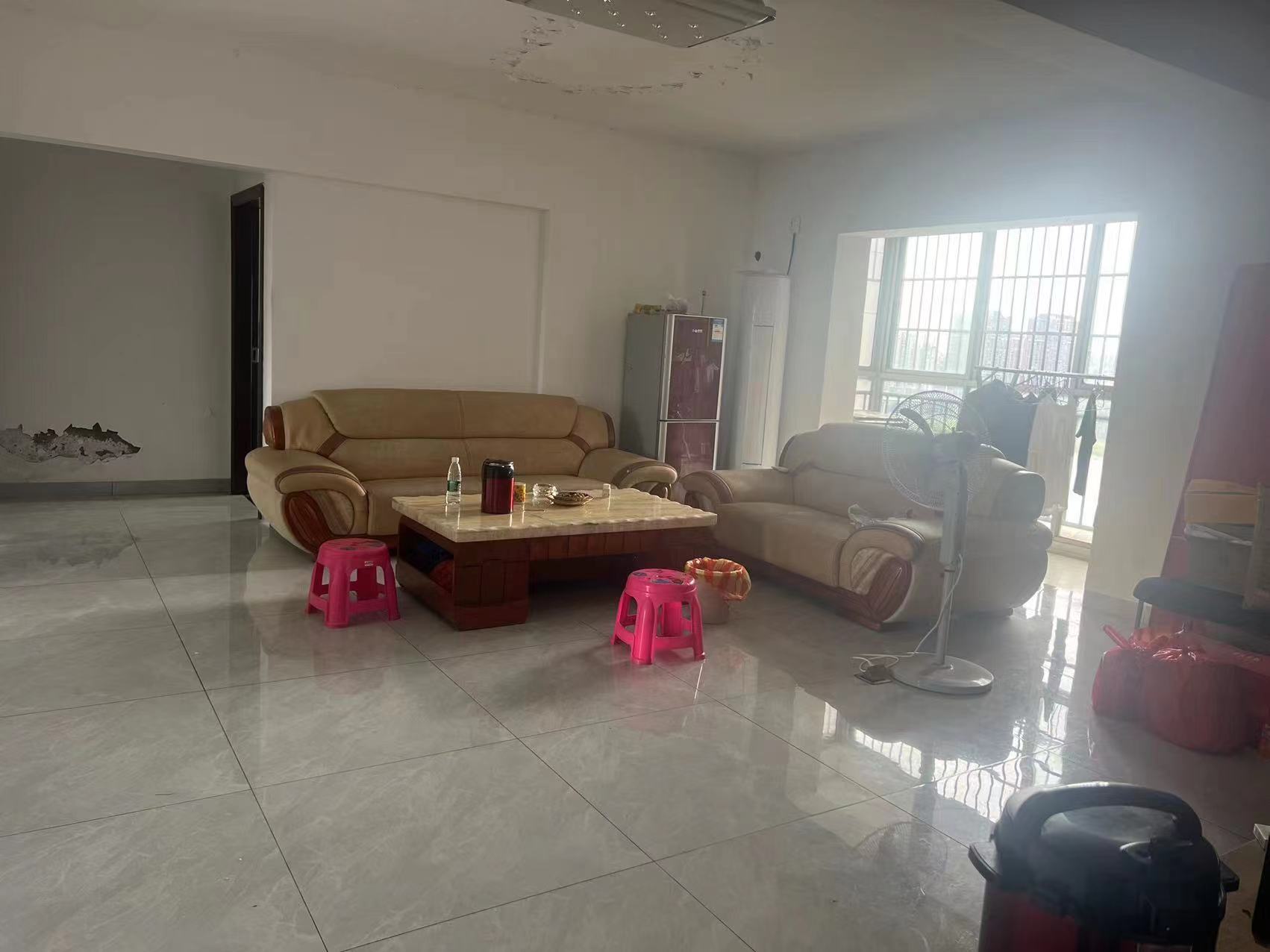 九天国际  3室2厅2卫    76.0万 九天国际  3室2厅2卫    76.0万室内图