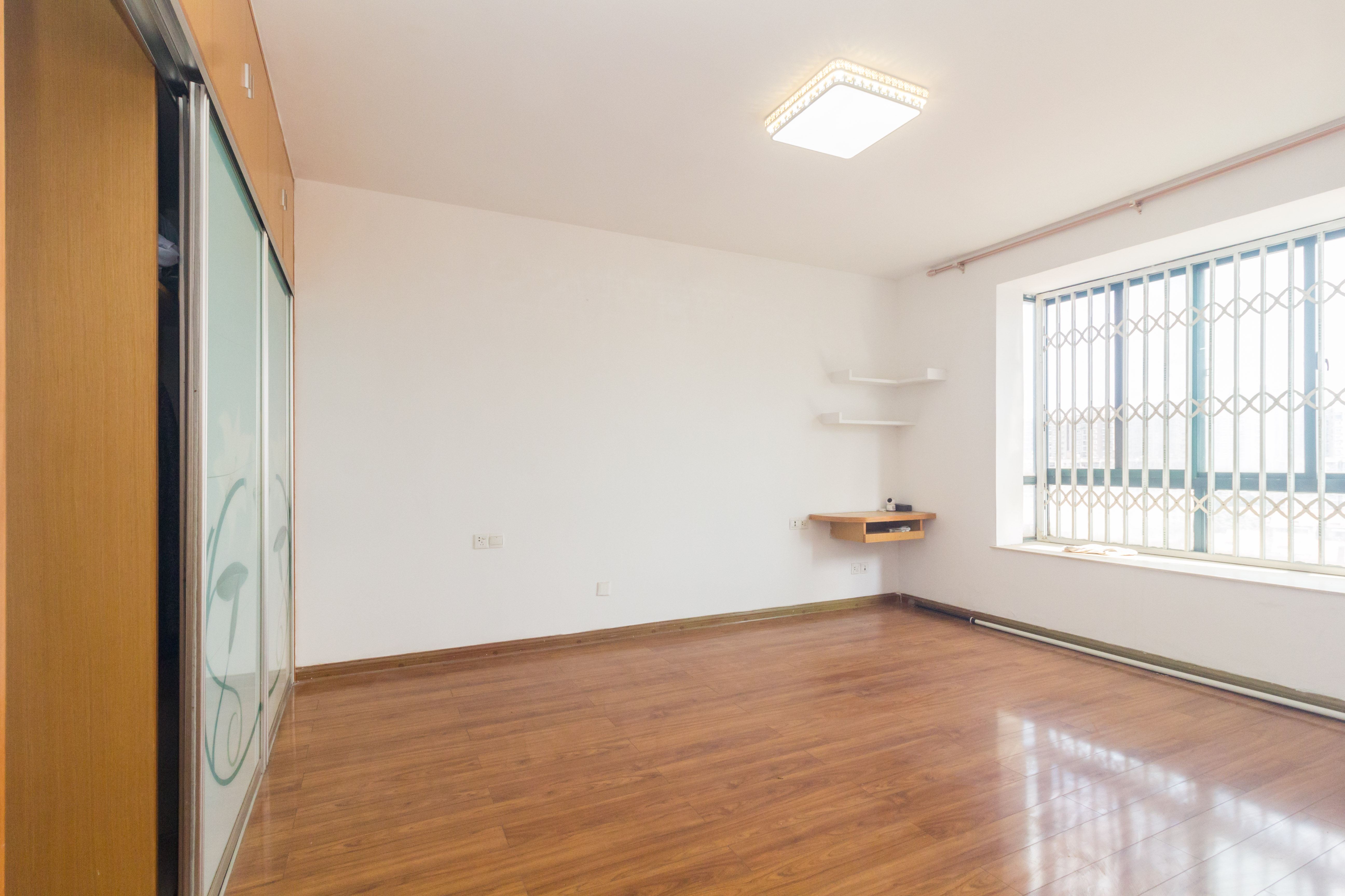 东业早安星城 3室2厅2卫 94.0万 东业早安星城 3室2厅2卫 94.0万卧室