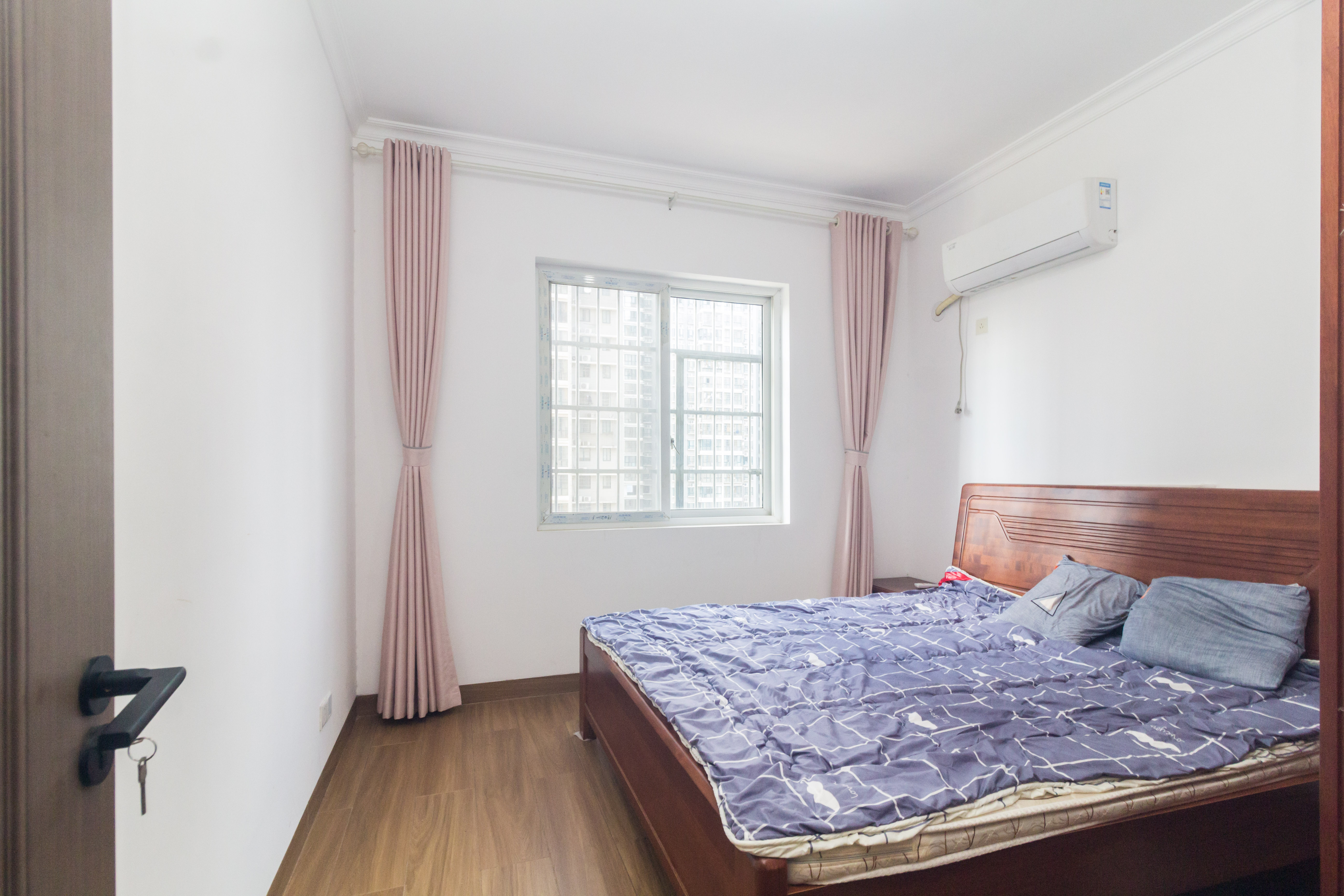 楚天世纪城东苑 3室2厅2卫 99.8万 楚天世纪城东苑 3室2厅2卫 99.8万卧室