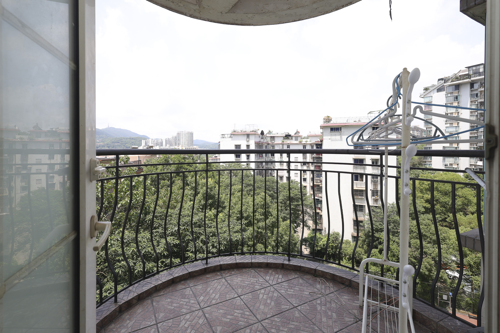 景秀江山  2室2厅1卫   88.00万阳台