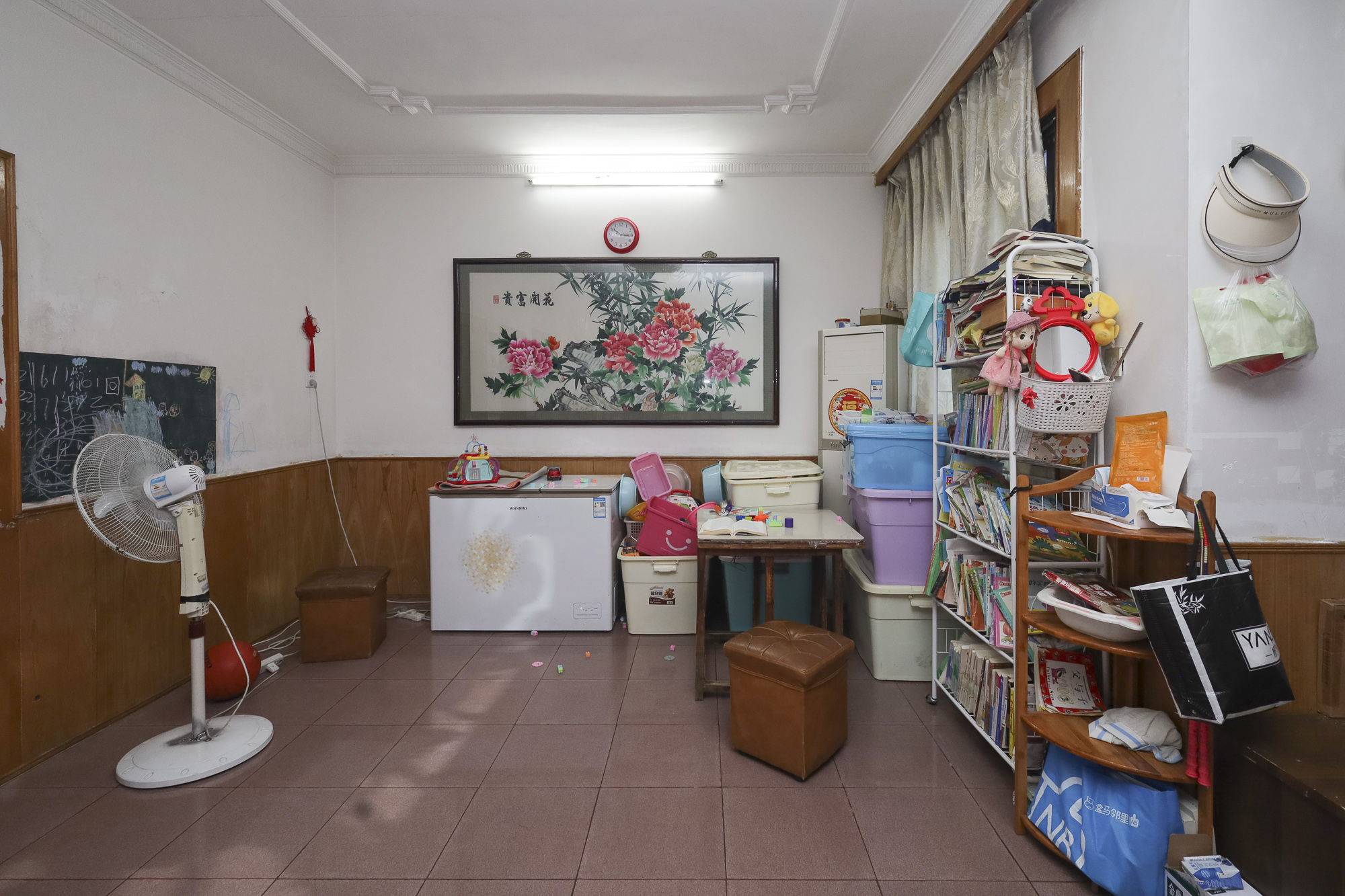 新检察院宿舍  2室2厅1卫   141.90万客厅