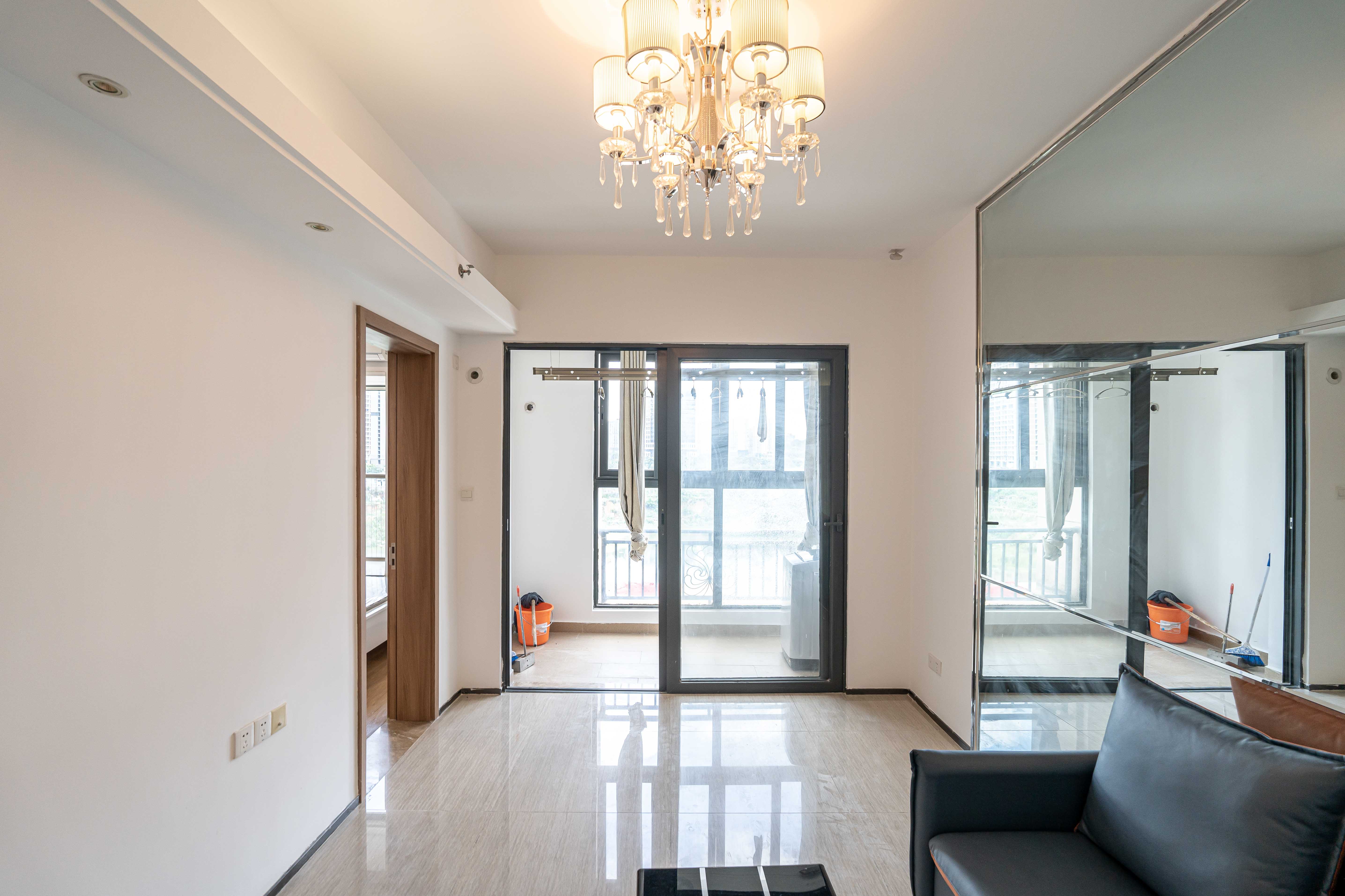 恒大国际广场  2室1厅1卫    59.0万 恒大国际广场  2室1厅1卫    59.0万客厅