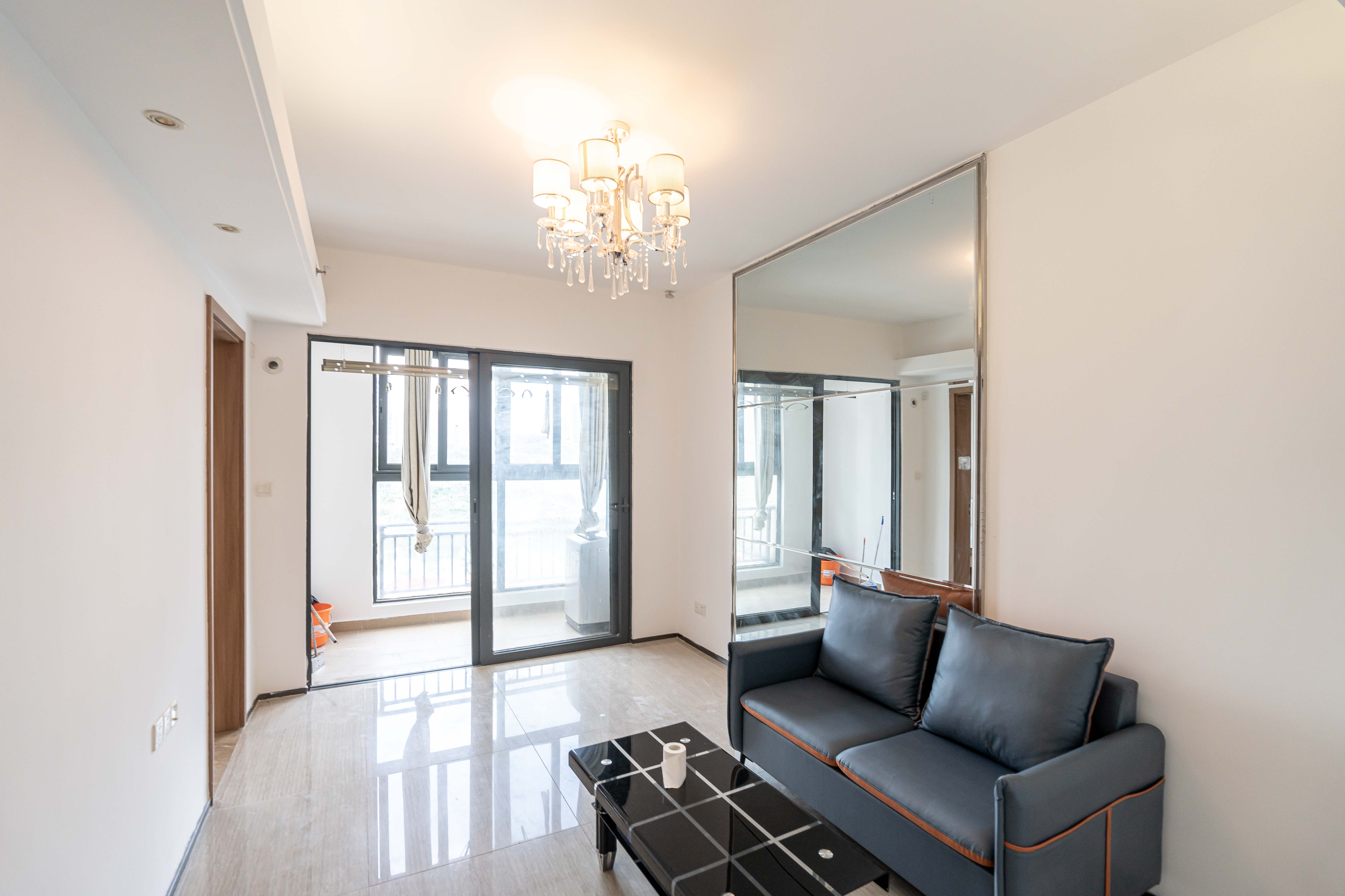 恒大国际广场  2室1厅1卫    59.0万 恒大国际广场  2室1厅1卫    59.0万客厅