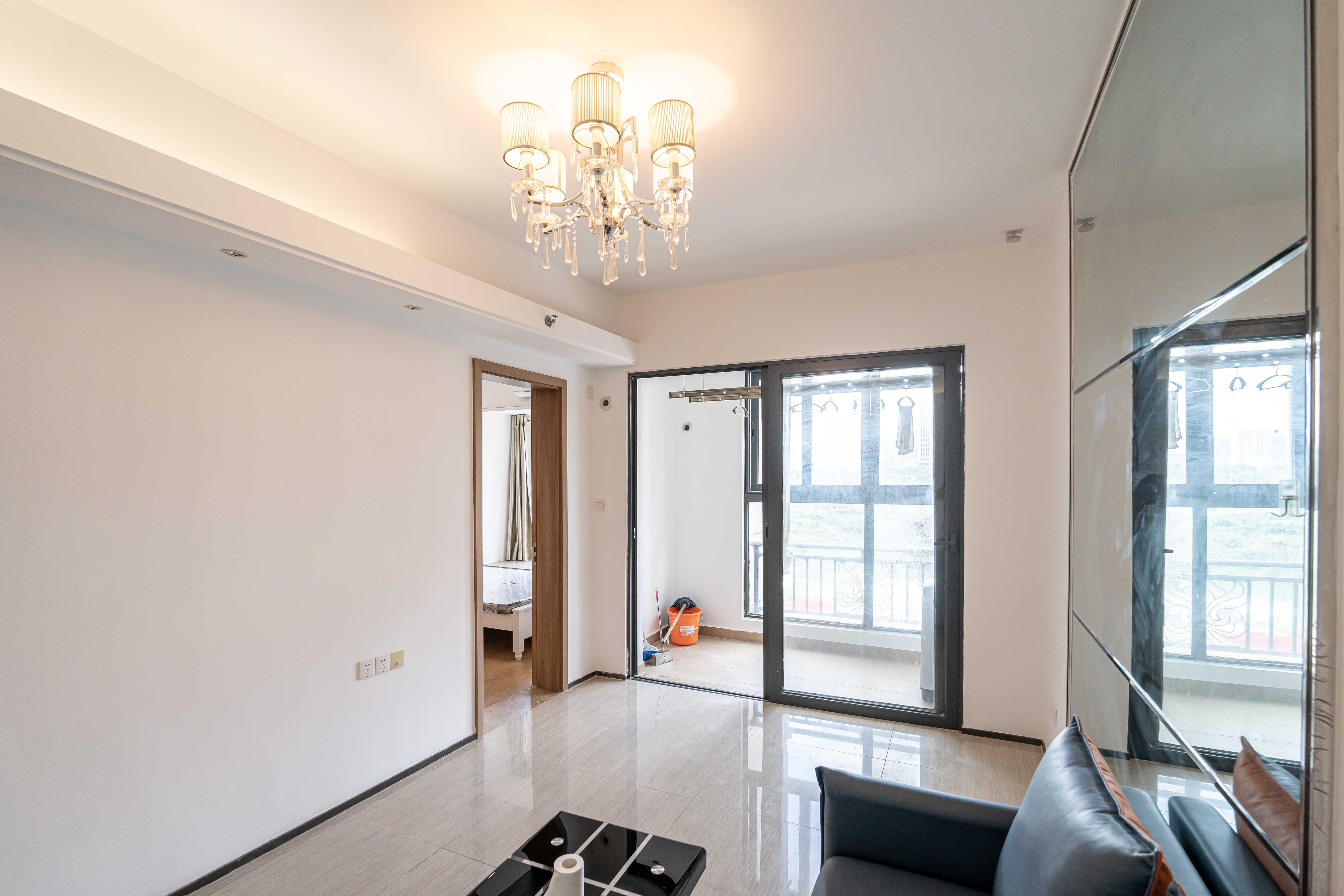 恒大国际广场  2室1厅1卫    59.0万 恒大国际广场  2室1厅1卫    59.0万客厅