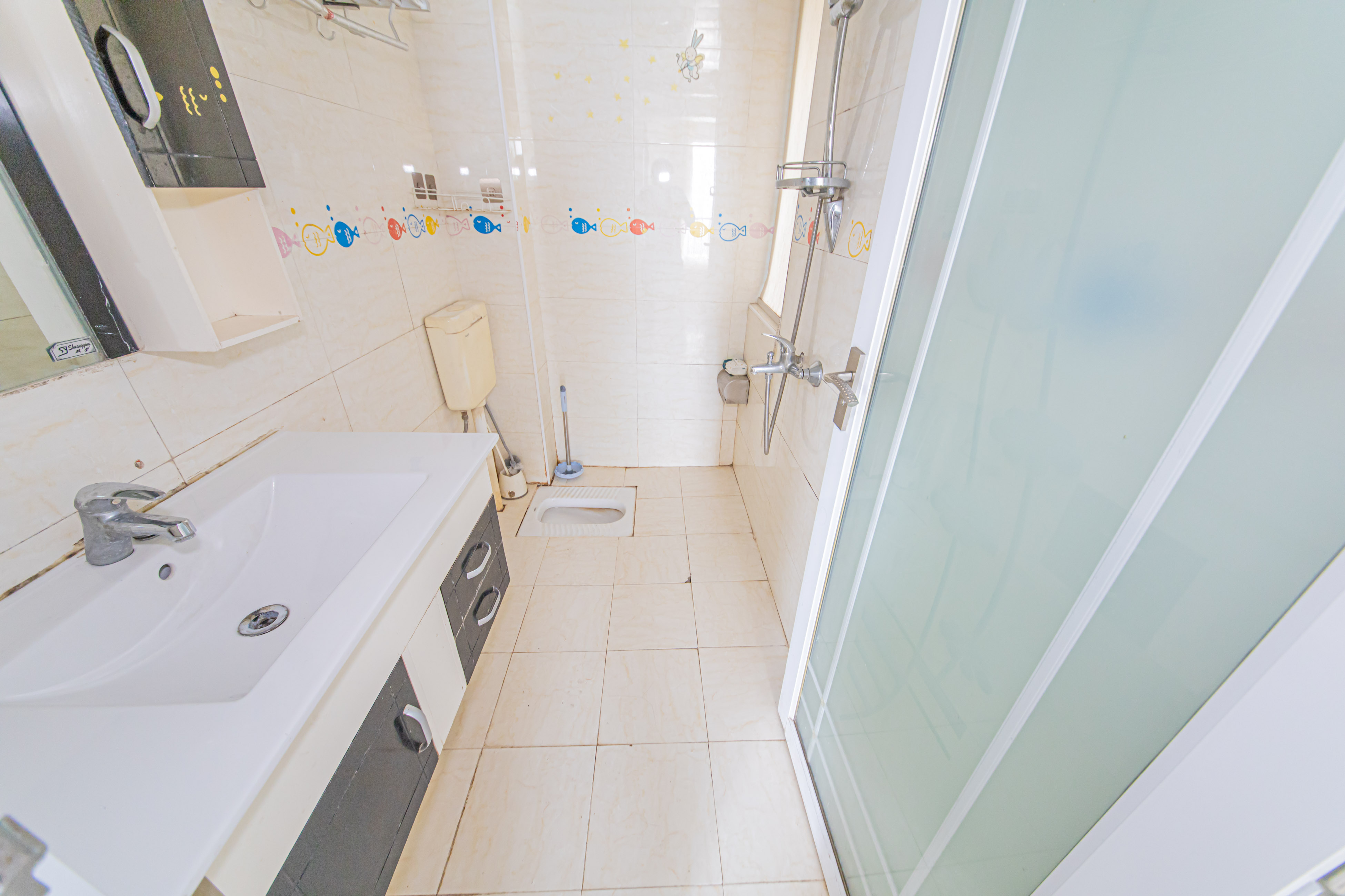 和庄  3室2厅1卫    98.0万卫生间