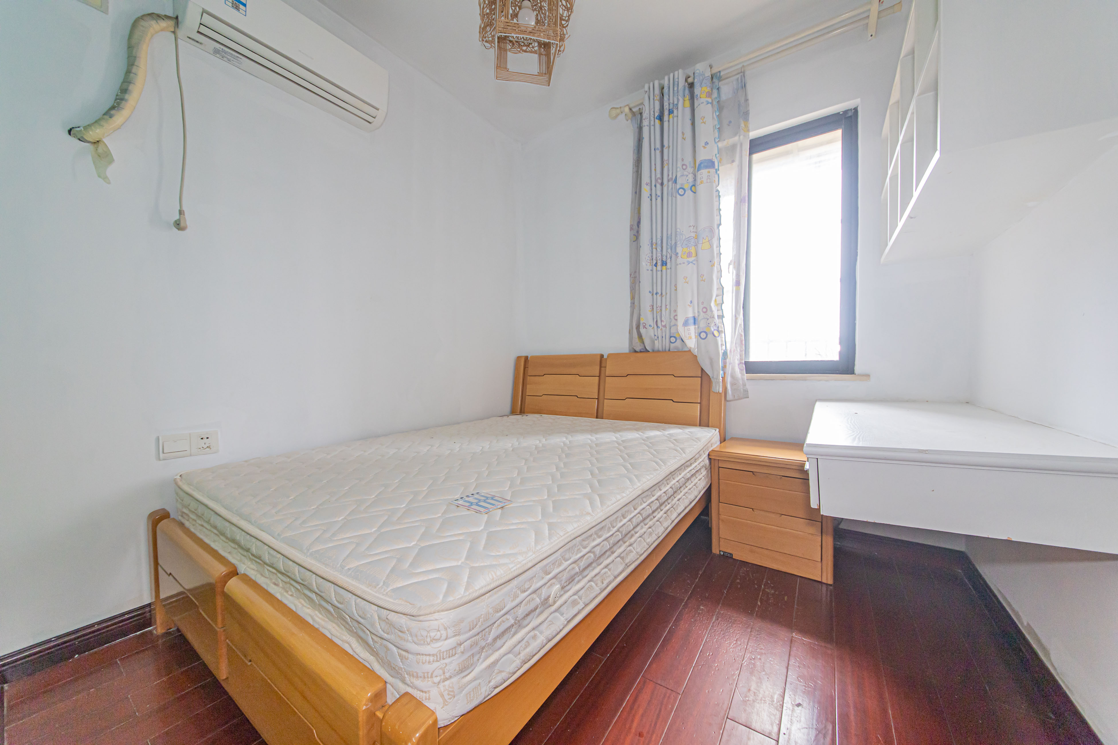 和庄  3室2厅1卫    98.0万卧室