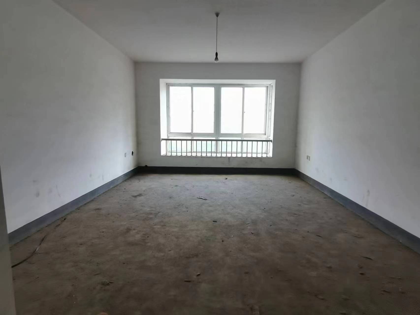 珠江丽园  4室2厅1卫    65.0万 珠江丽园  4室2厅1卫    65.0万室内图