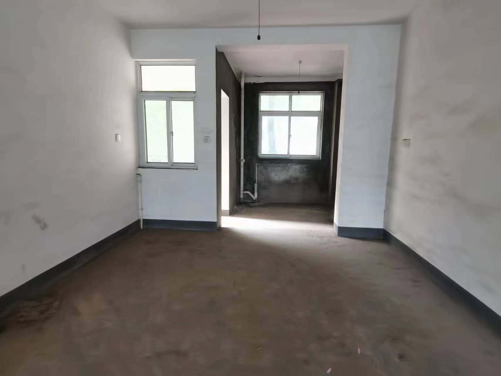 珠江丽园  4室2厅1卫    65.0万 珠江丽园  4室2厅1卫    65.0万室内图