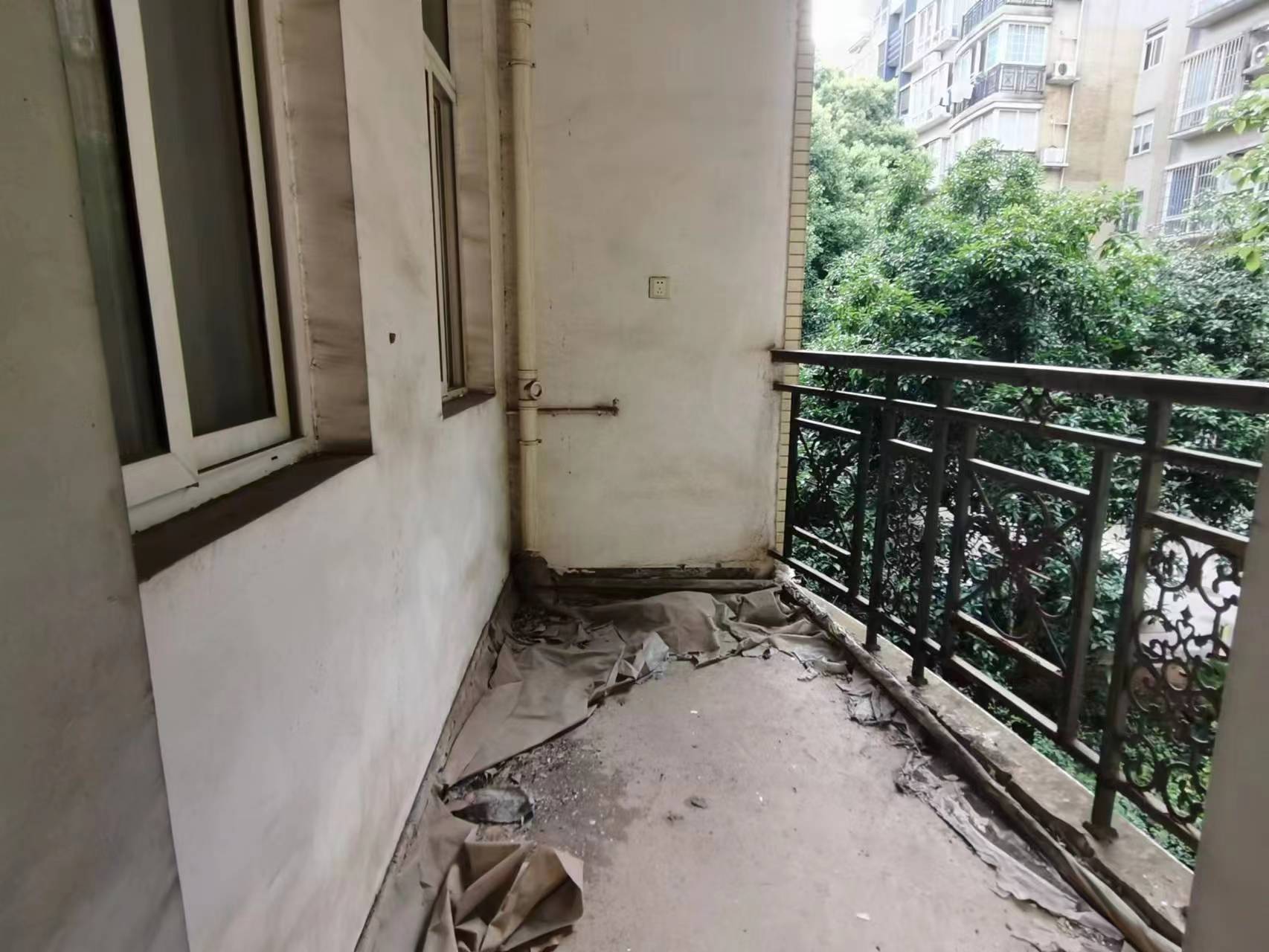 珠江丽园  4室2厅1卫    65.0万 珠江丽园  4室2厅1卫    65.0万室内图