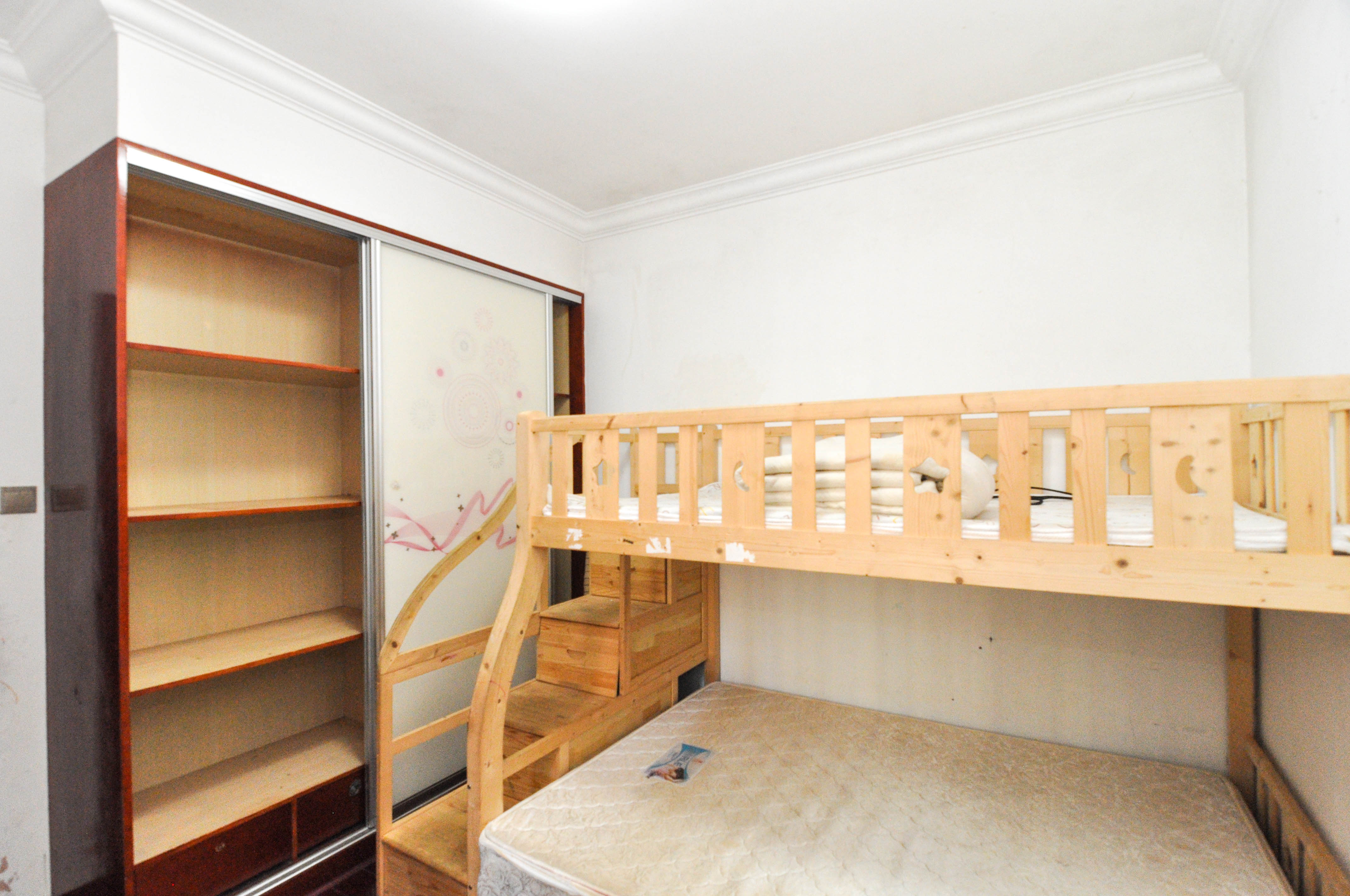 中房F联邦  2室2厅1卫    75.6万其他