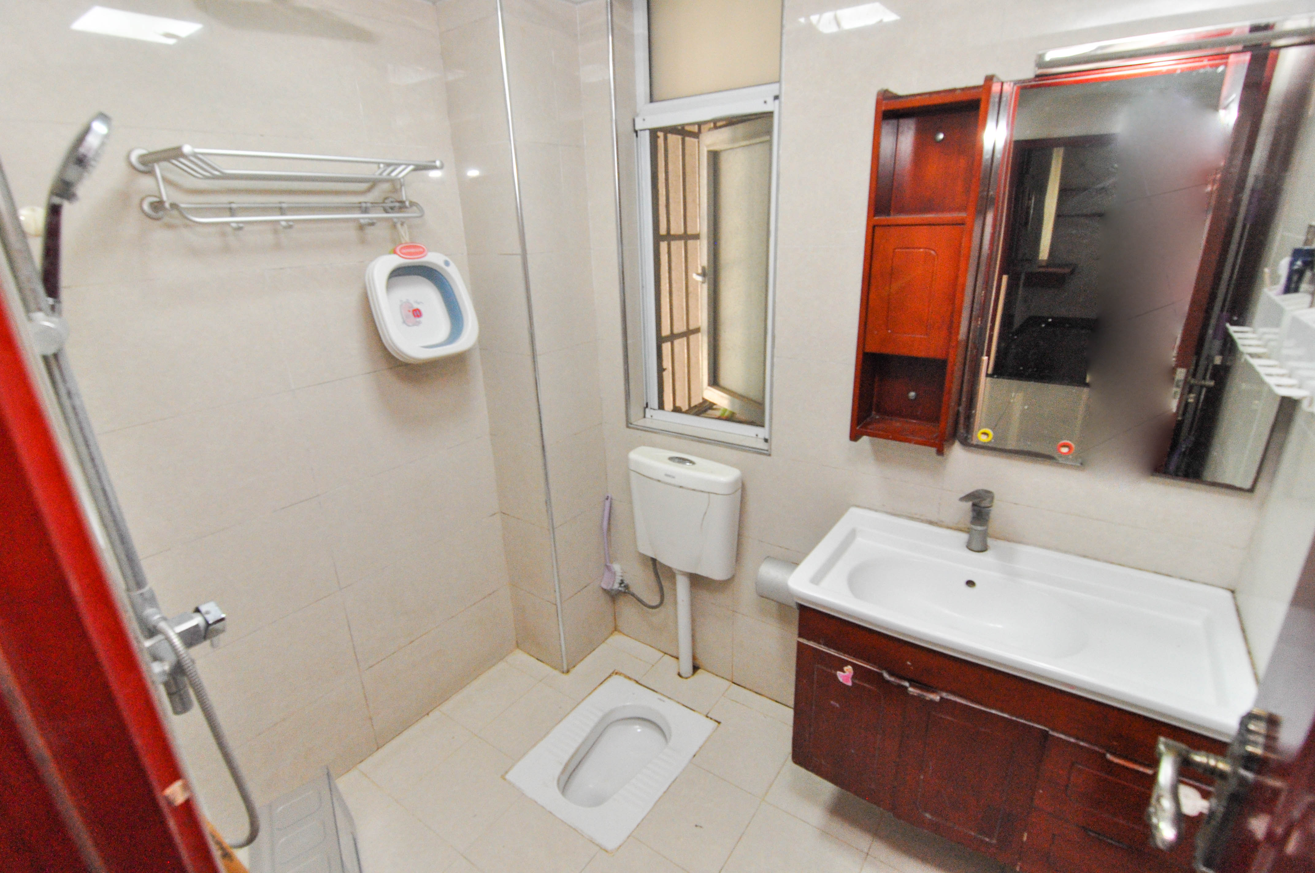 中房F联邦  2室2厅1卫    75.6万卫生间