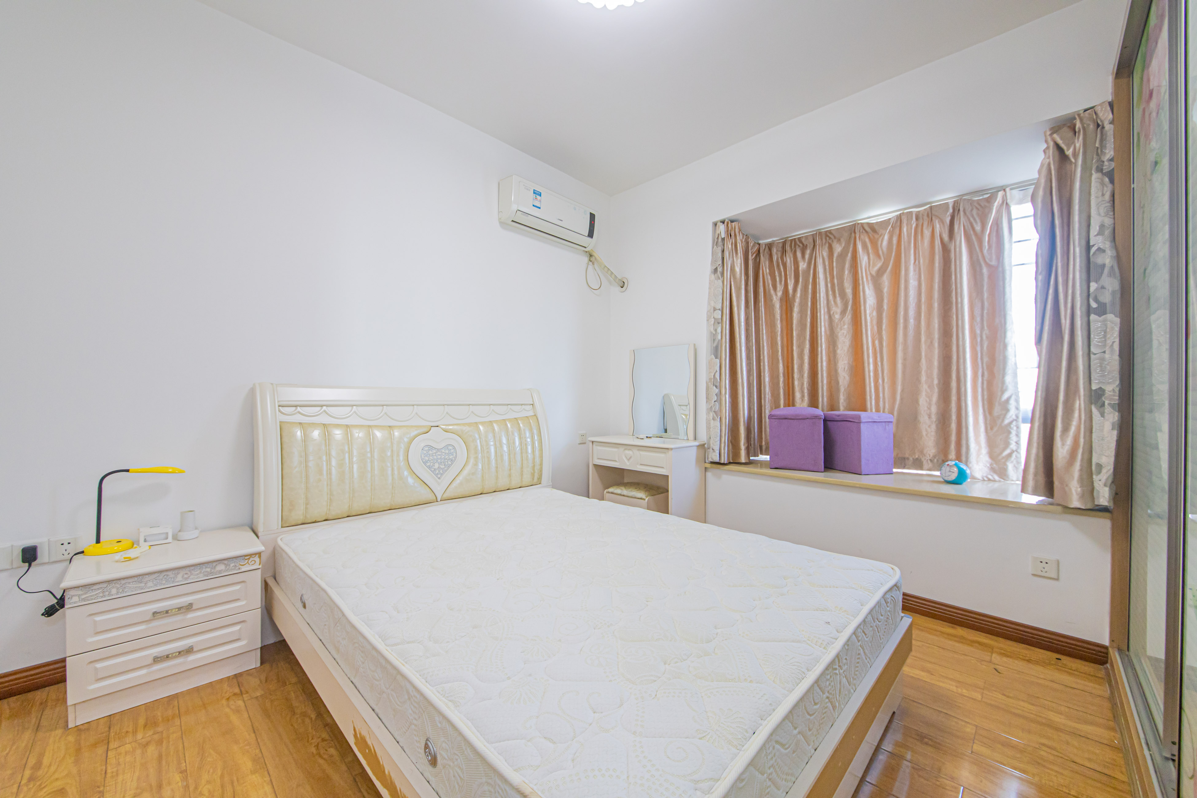 保利花园 2室2厅1卫 79.8万 保利花园 2室2厅1卫 79.8万卧室