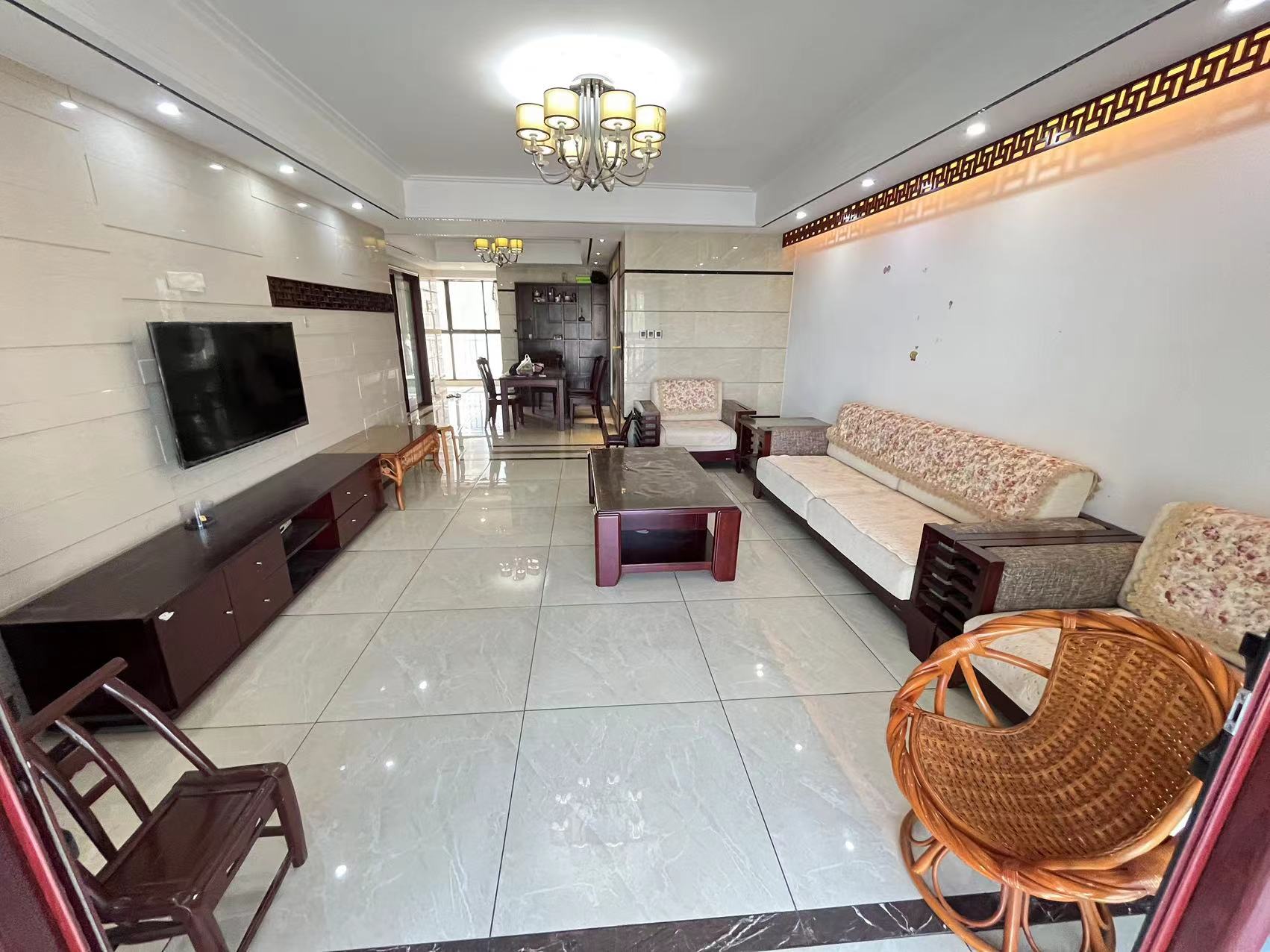 嘉盛华府 3室2厅2卫 89.8万 嘉盛华府 3室2厅2卫 89.8万室内图