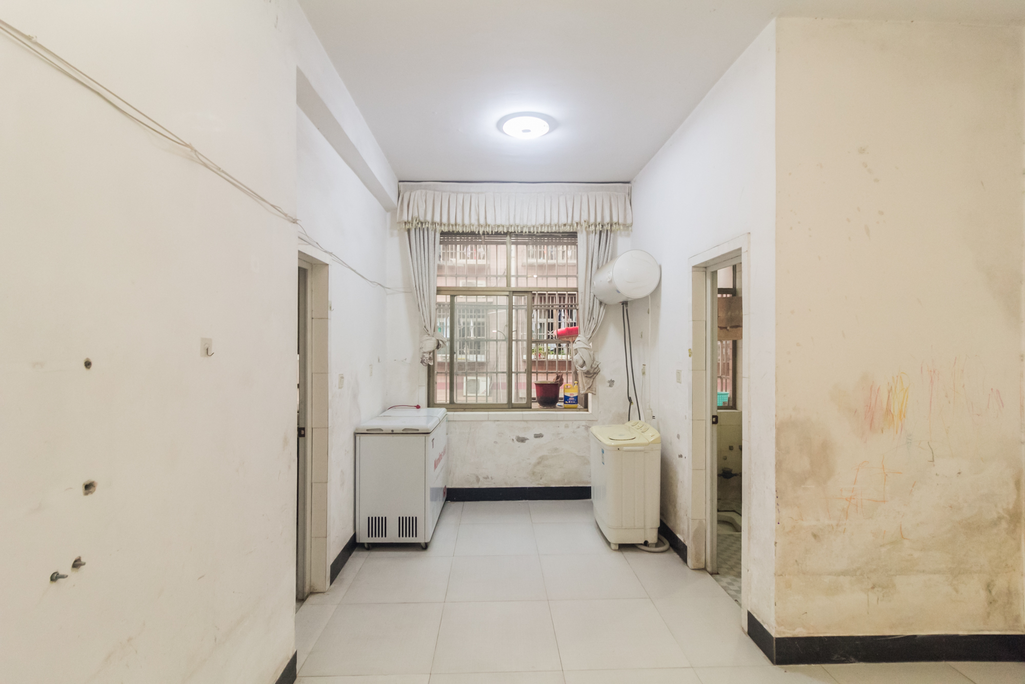 泉塘小区  2室2厅1卫    35.0万 泉塘小区  2室2厅1卫    35.0万客厅