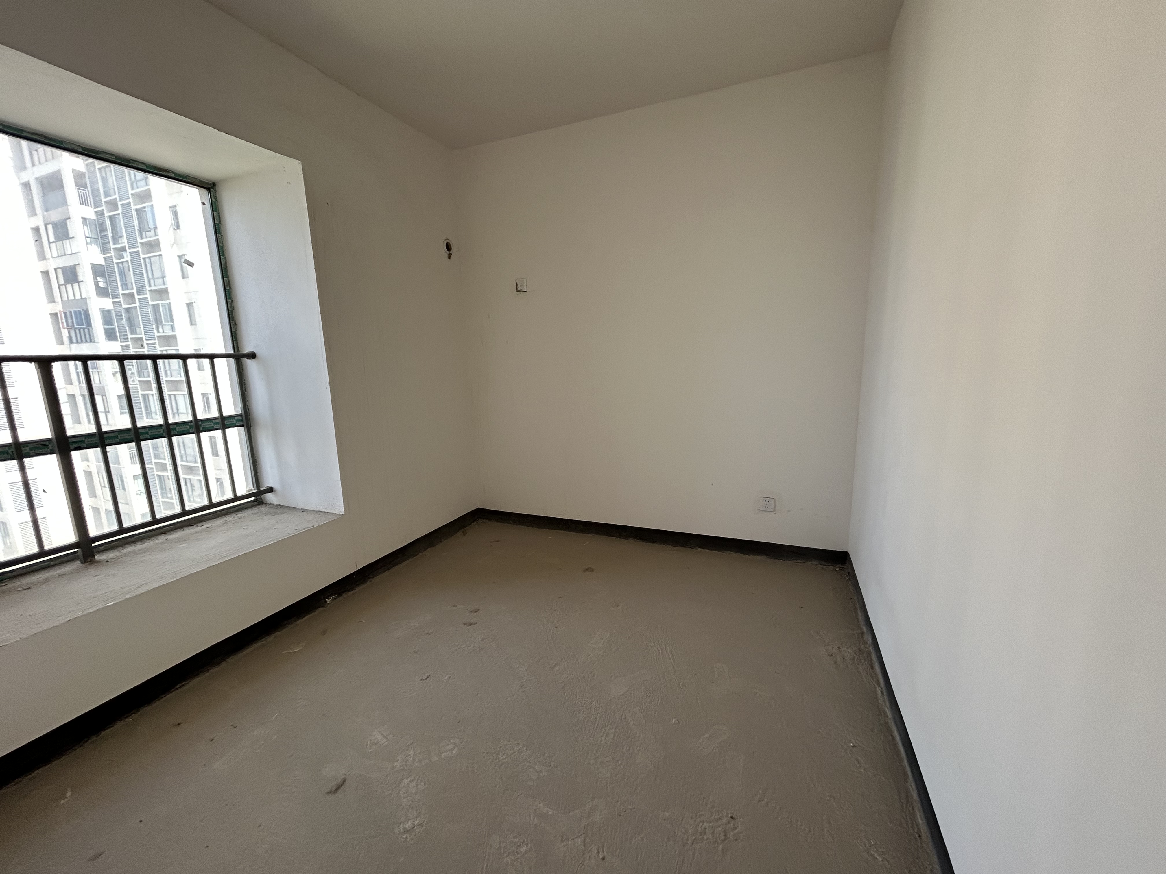 山水洲城华晨第一城 3室2厅2卫 71.8万 山水洲城华晨第一城 3室2厅2卫 71.8万室内图