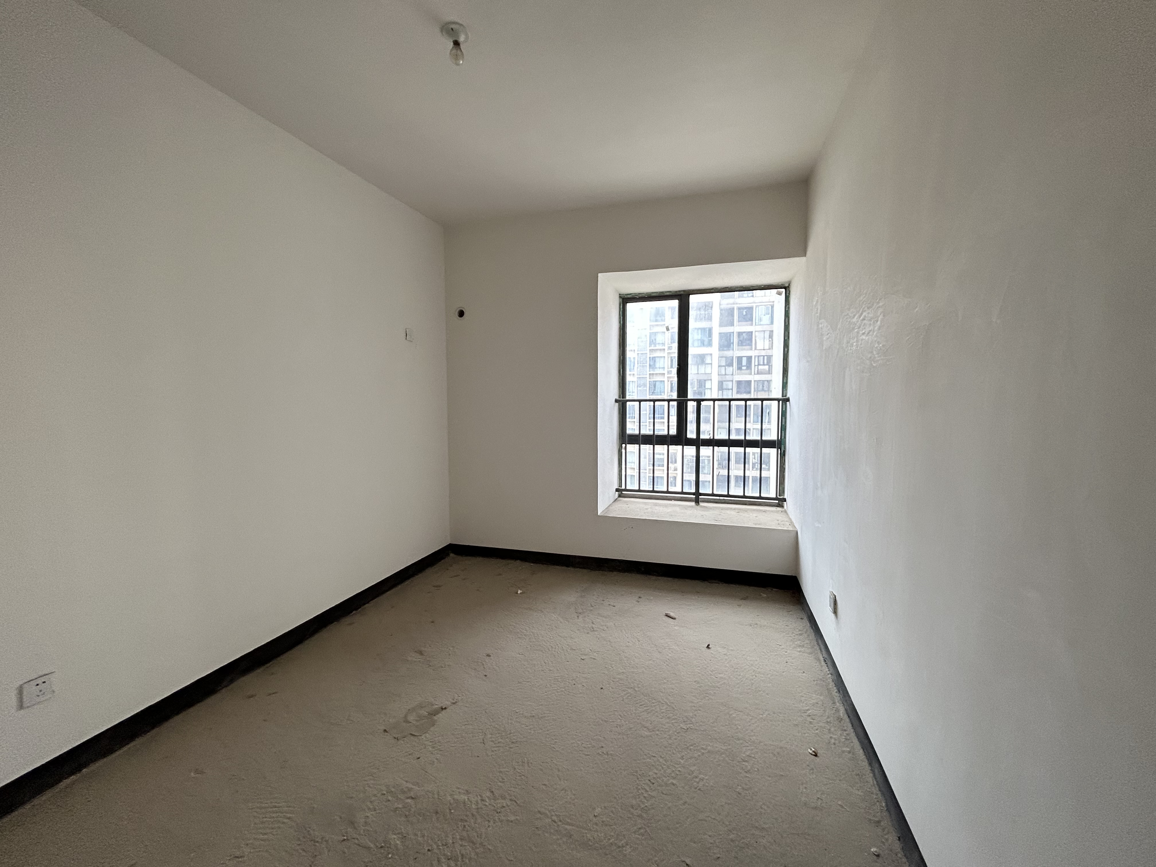 山水洲城华晨第一城 3室2厅2卫 71.8万 山水洲城华晨第一城 3室2厅2卫 71.8万室内图