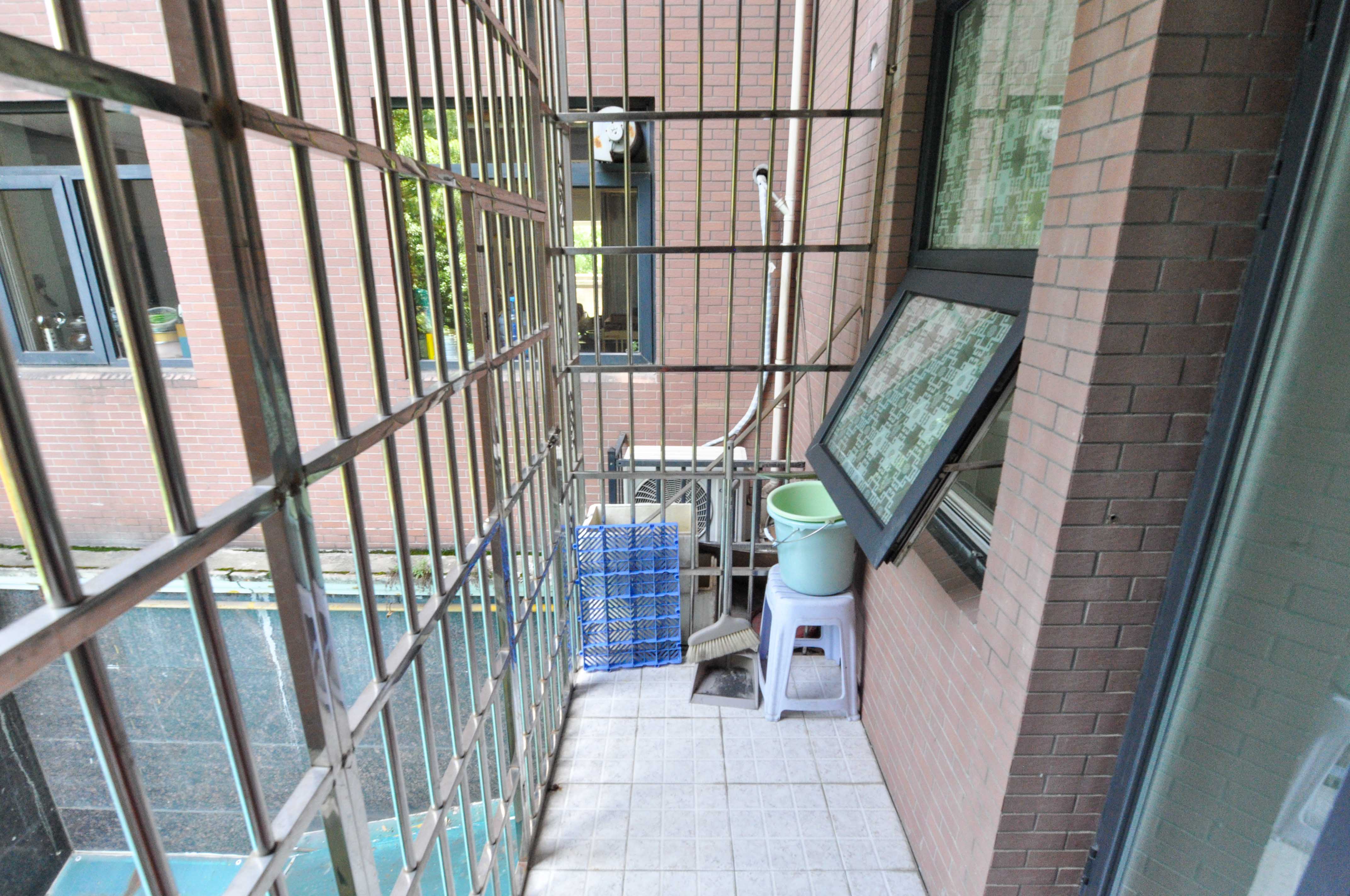 西点公园里  2室1厅1卫   128.00万其他