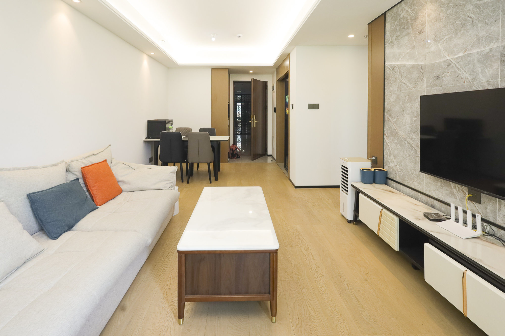 万科里金域国际  3室2厅1卫    170.0万 万科里金域国际  3室2厅1卫    170.0万客厅