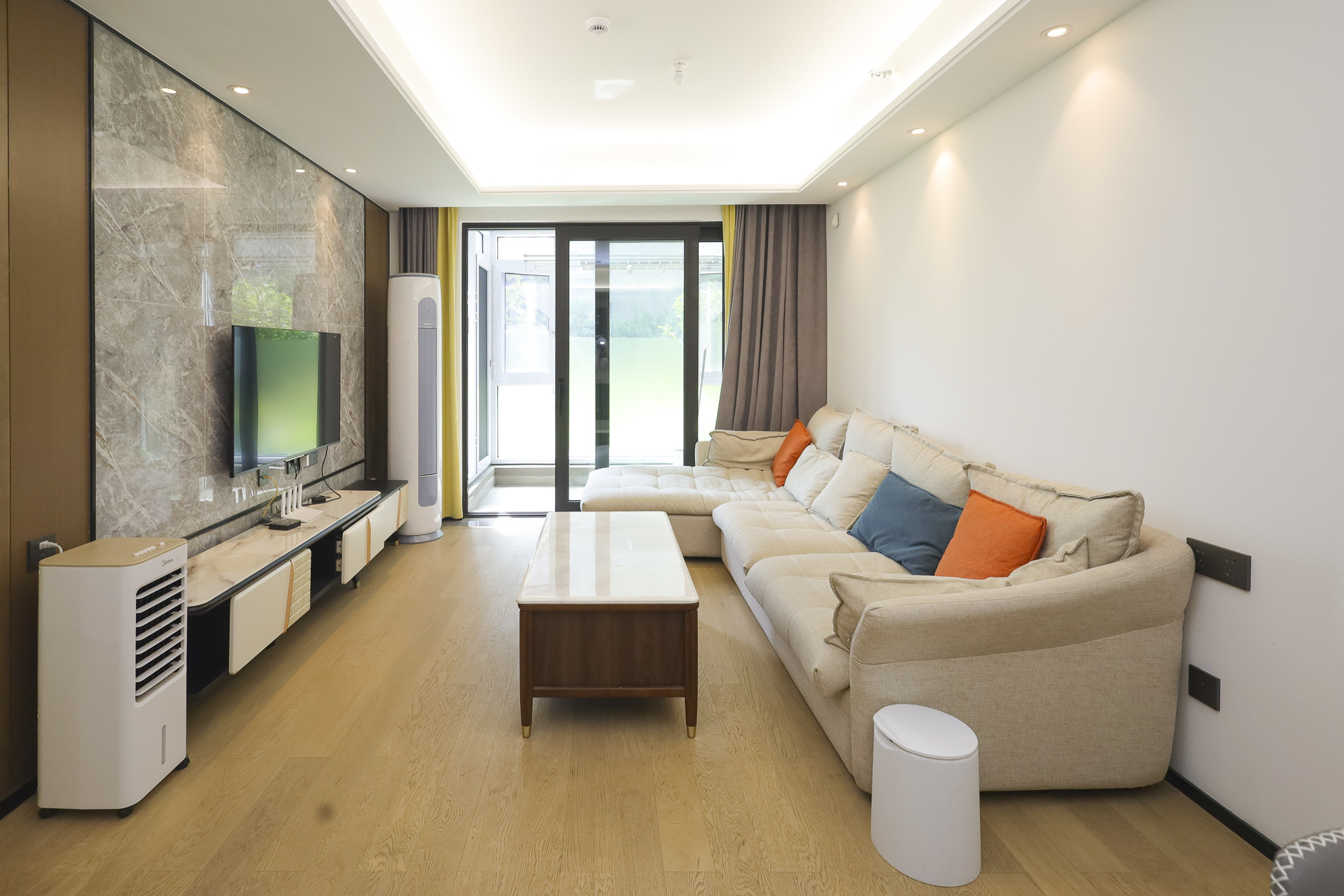 万科里金域国际  3室2厅1卫    170.0万 万科里金域国际  3室2厅1卫    170.0万客厅