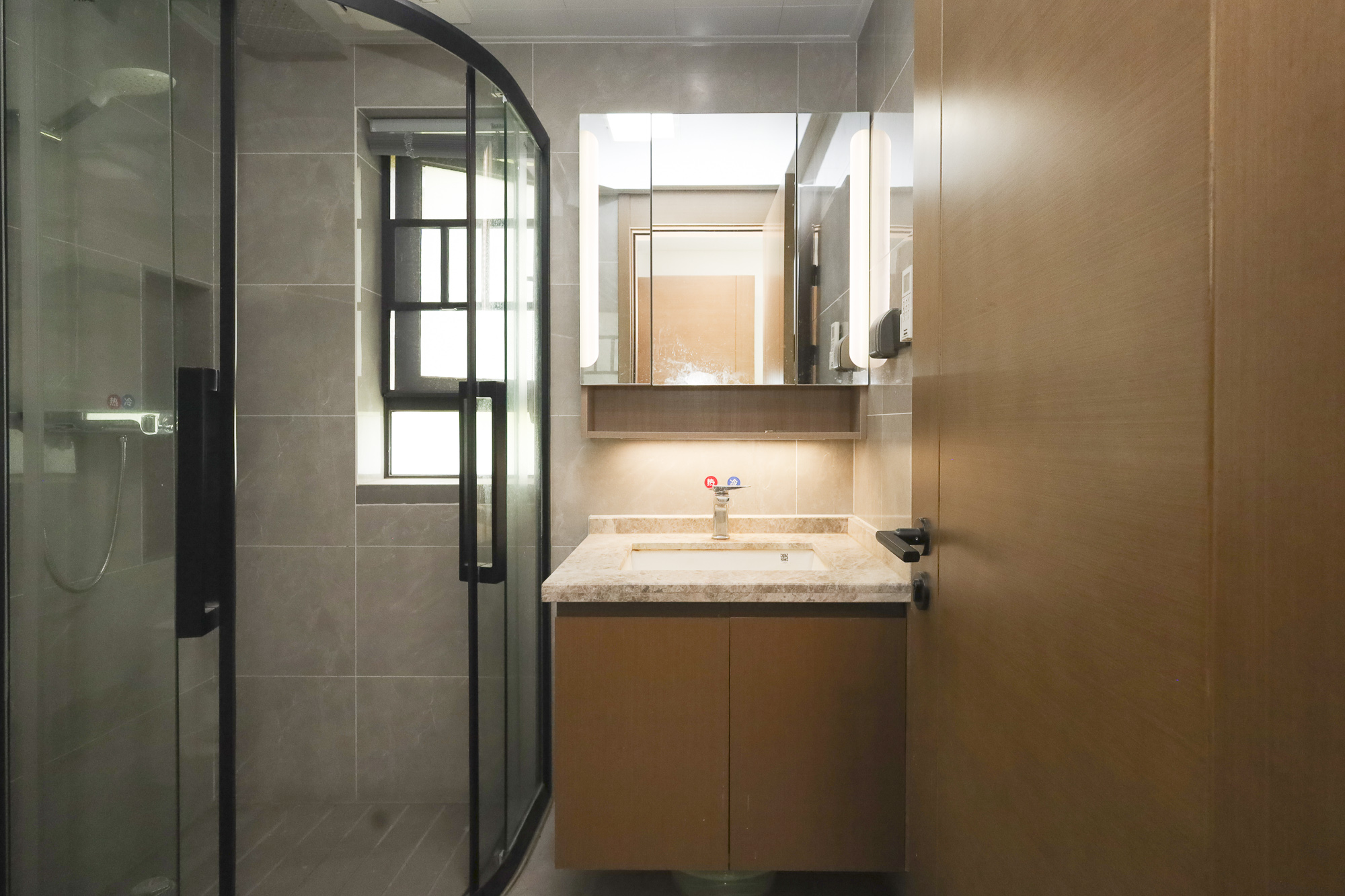 万科里金域国际  3室2厅1卫    170.0万 万科里金域国际  3室2厅1卫    170.0万卫生间