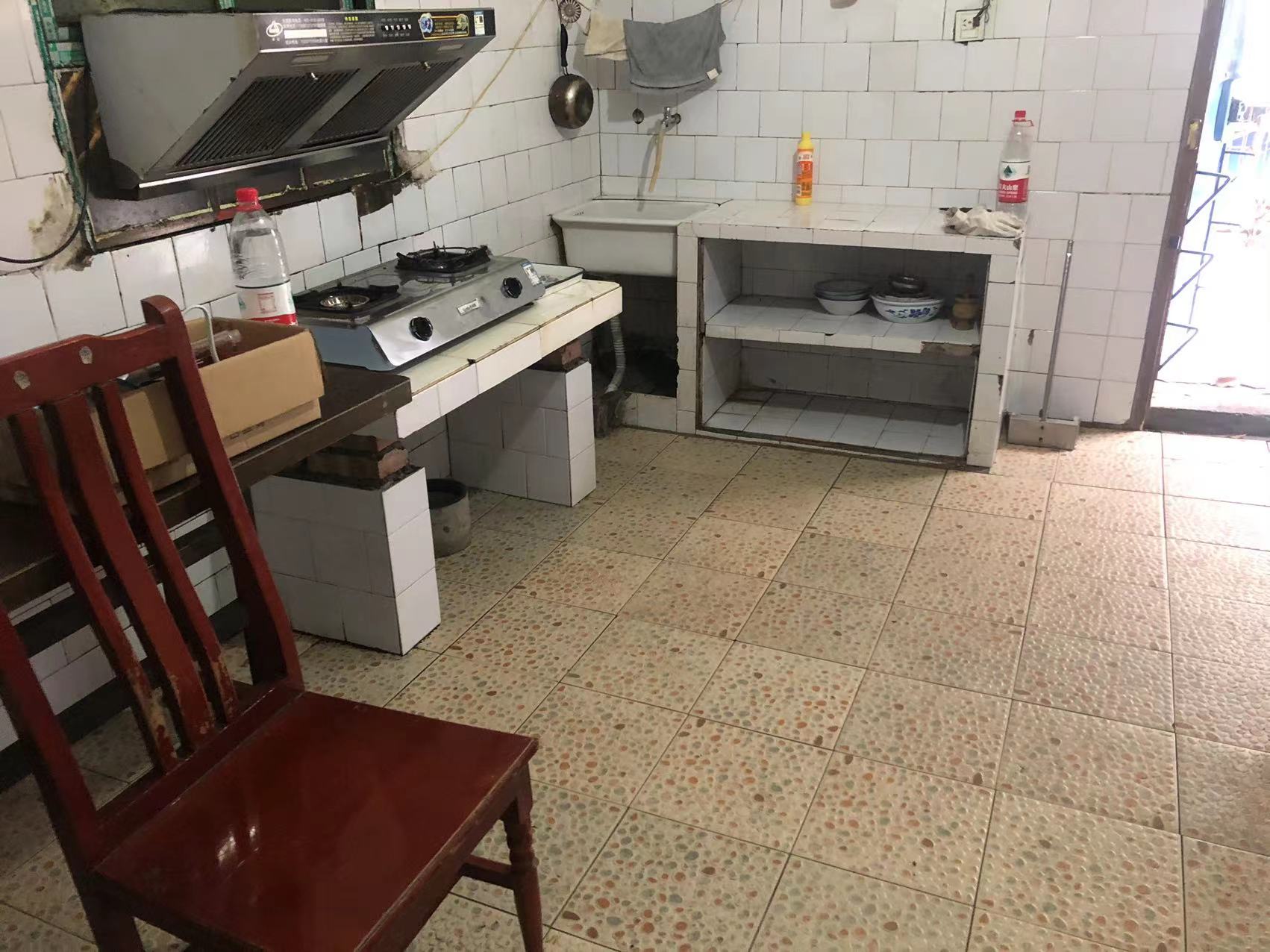 新华东路散盘 2室1厅1卫 28.0万 新华东路散盘 2室1厅1卫 28.0万室内图