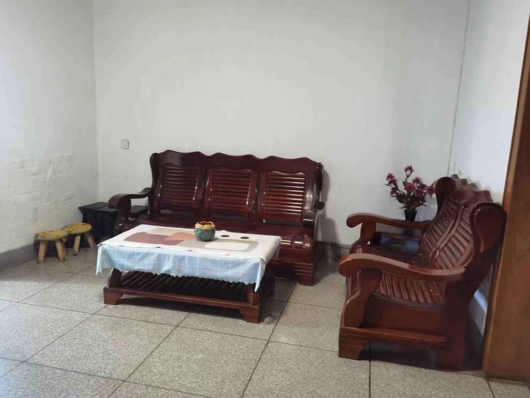 操坪社区  2室2厅1卫    25.6万 操坪社区  2室2厅1卫    25.6万