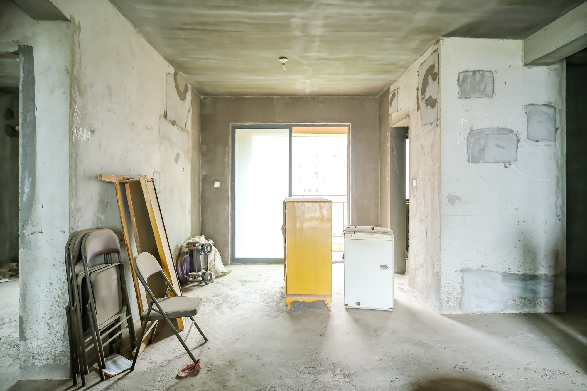 三一街区  4室2厅2卫    85.8万 三一街区  4室2厅2卫    85.8万客厅