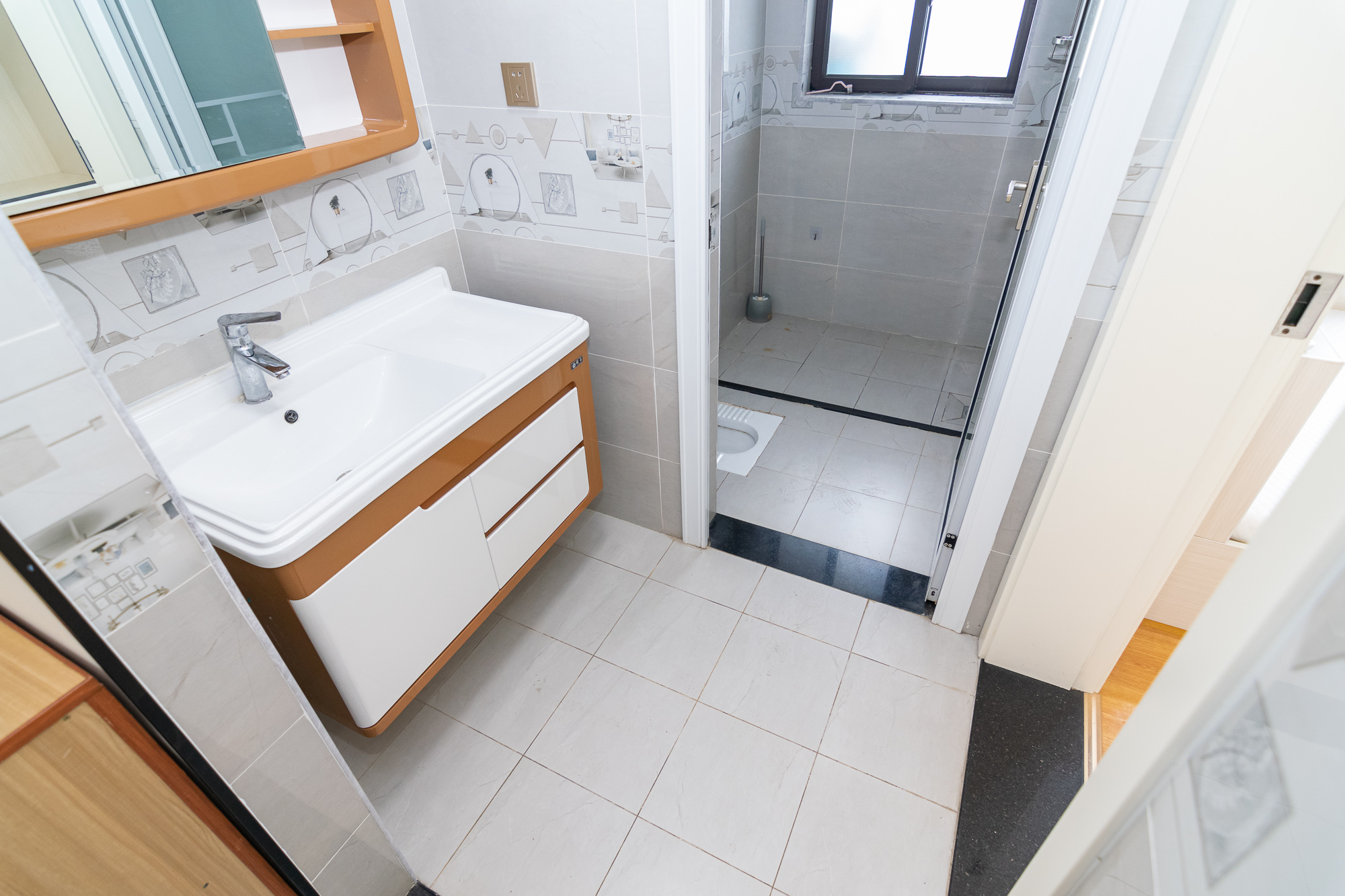 新城国际花都 3室2厅1卫 81.0万 新城国际花都 3室2厅1卫 81.0万卫生间