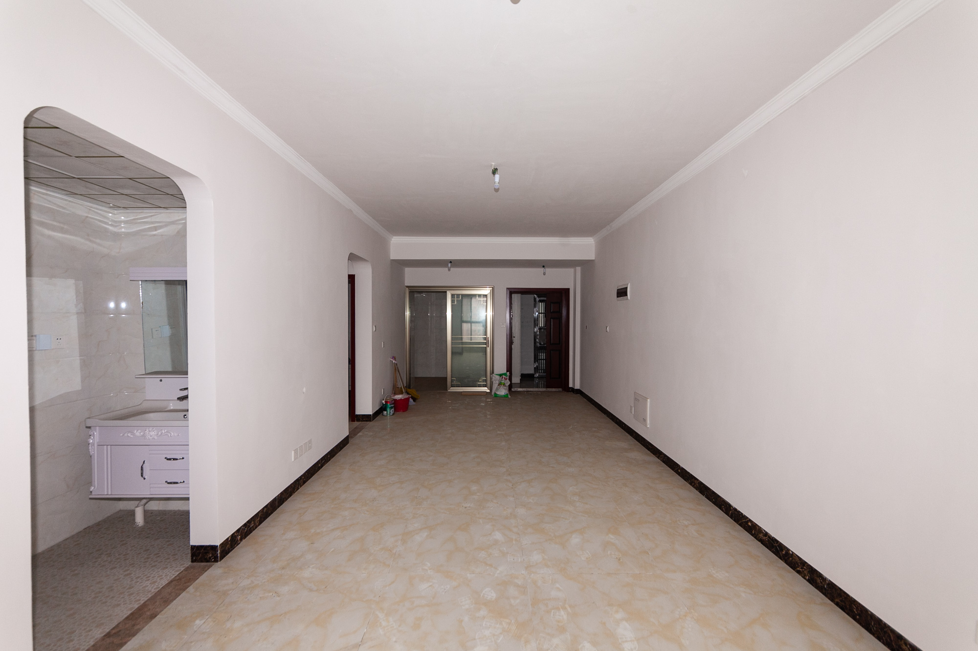 珠江东方明珠(新地东方明珠)三期 3室2厅1卫 80.99万 珠江东方明珠(新地东方明珠)三期 3室2厅1卫 80.99万客厅