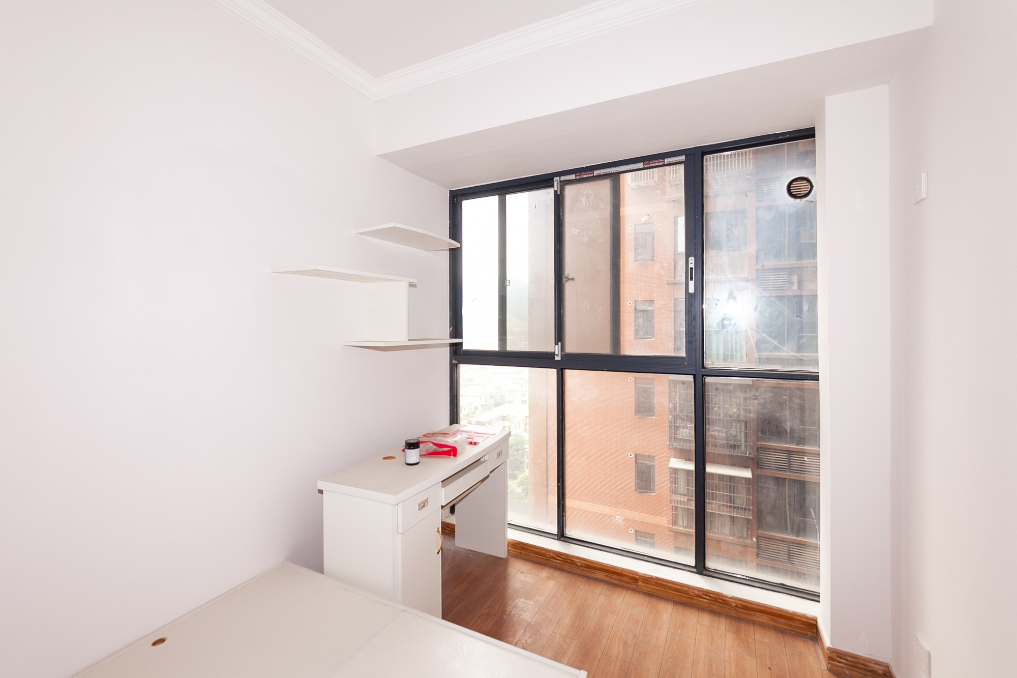 珠江东方明珠(新地东方明珠)三期 3室2厅1卫 80.99万 珠江东方明珠(新地东方明珠)三期 3室2厅1卫 80.99万卧室